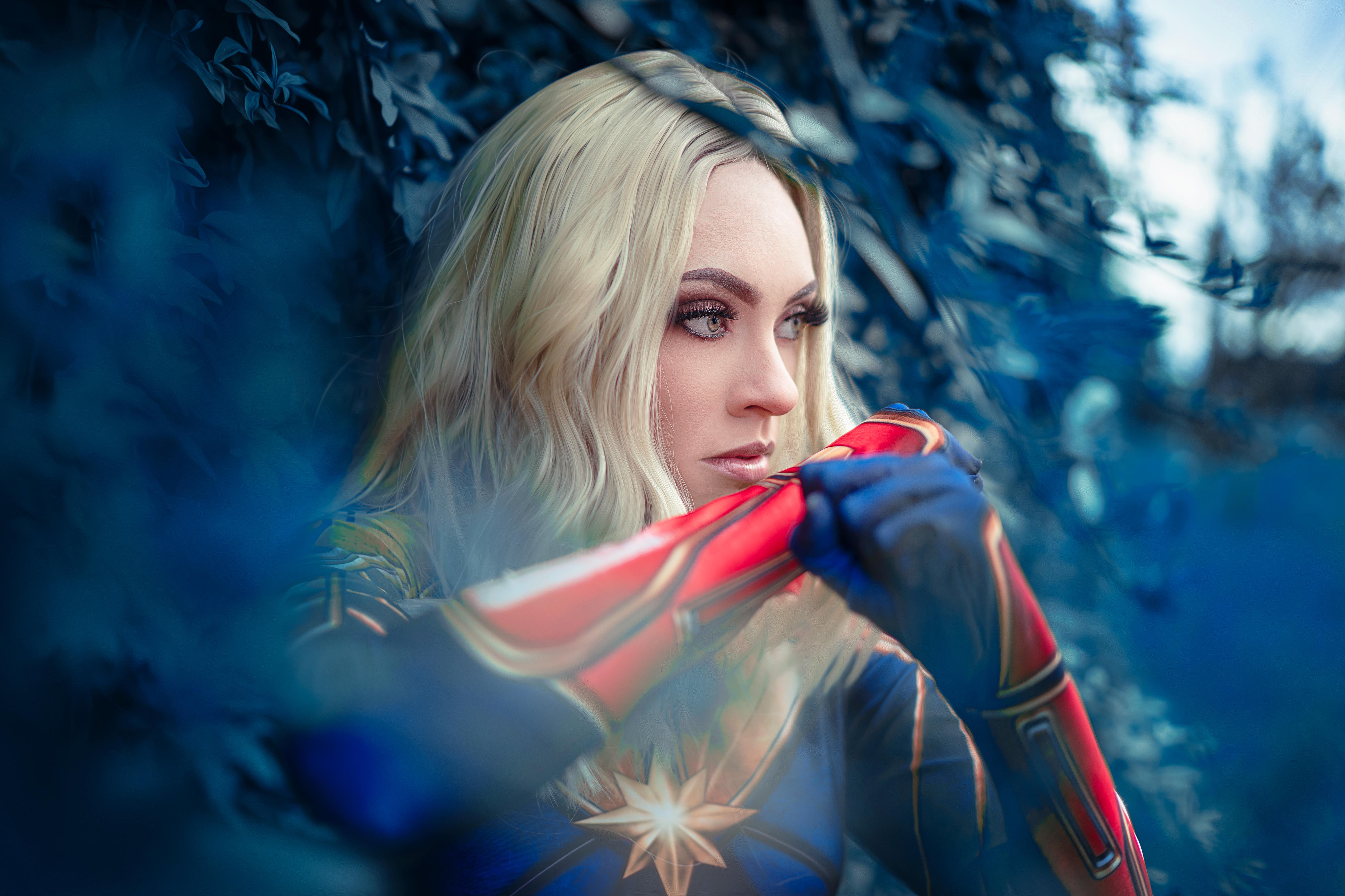 Free photo Cosplay captain marvel