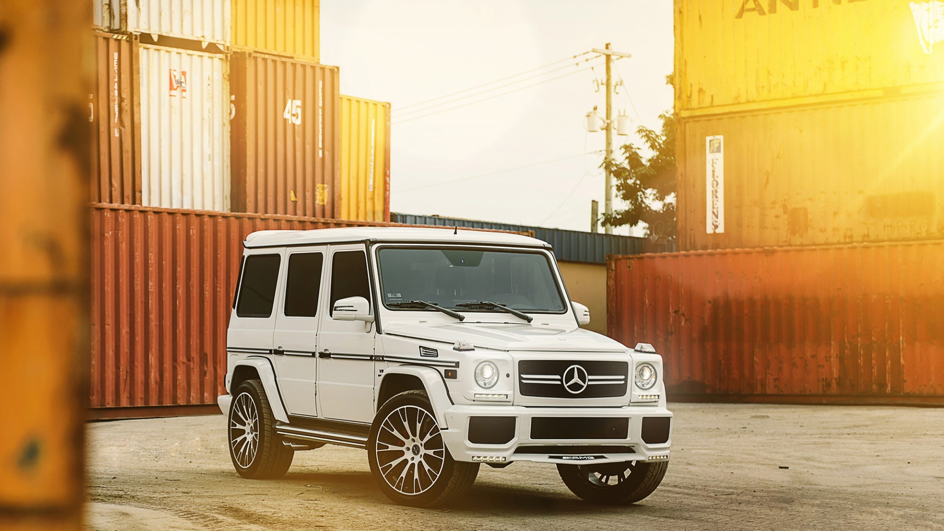 Бесплатное фото Mercedes benz g class на крутых дисках