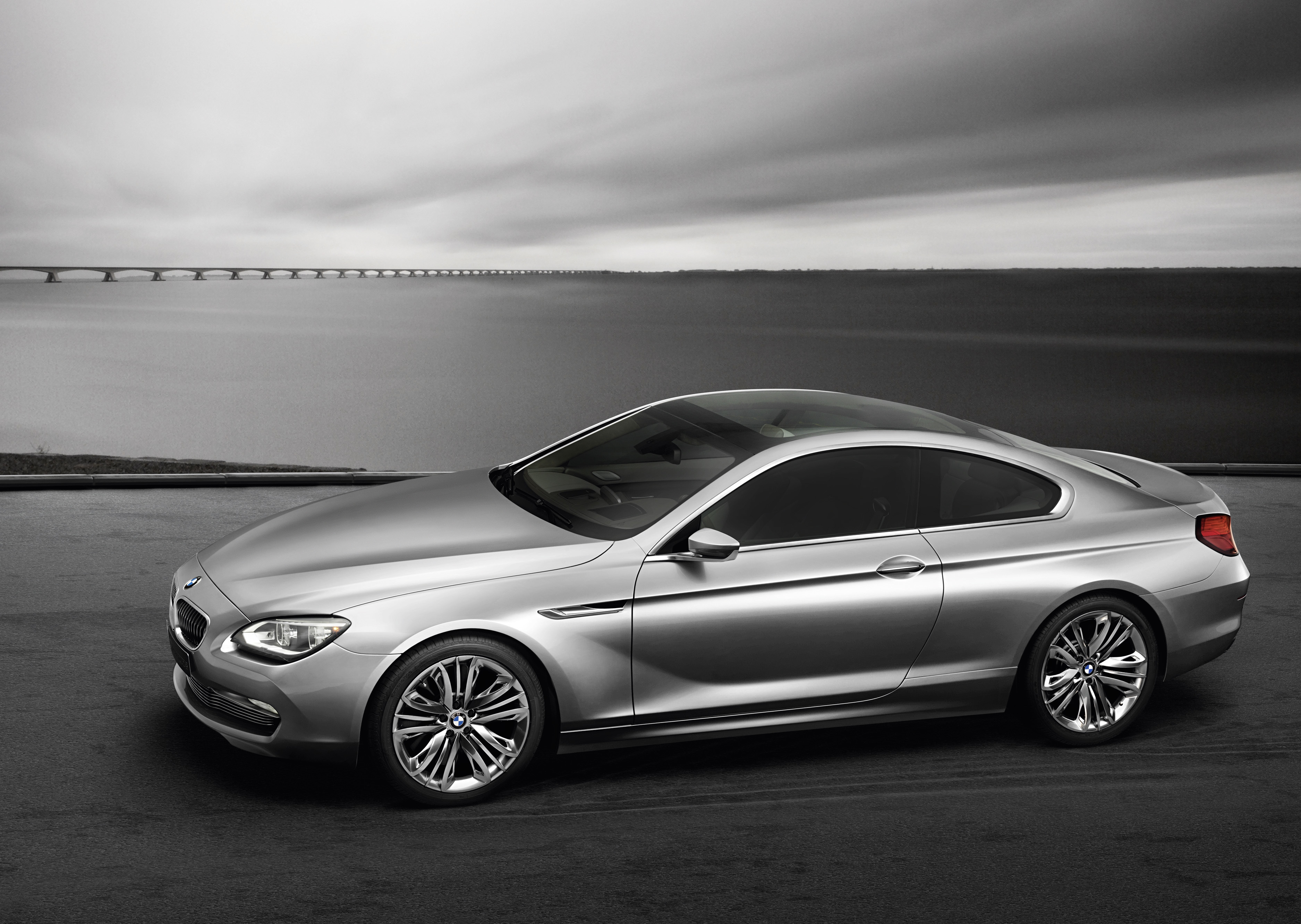 Free photo BMW 6 in monochrome photo