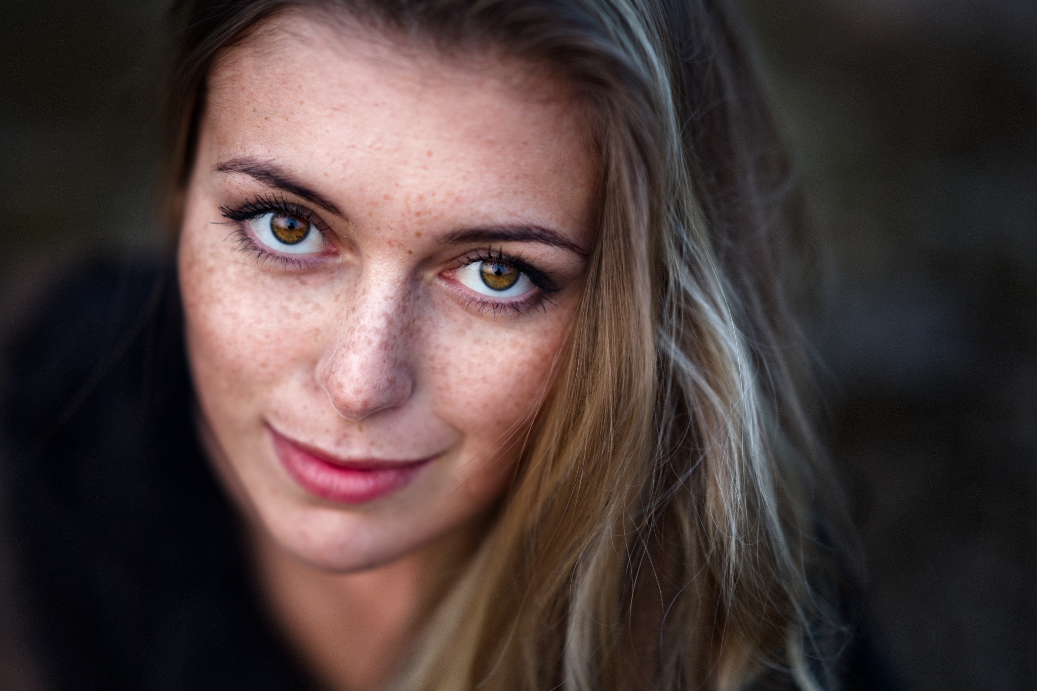 Wallpapers long hair grin brown hair on the desktop