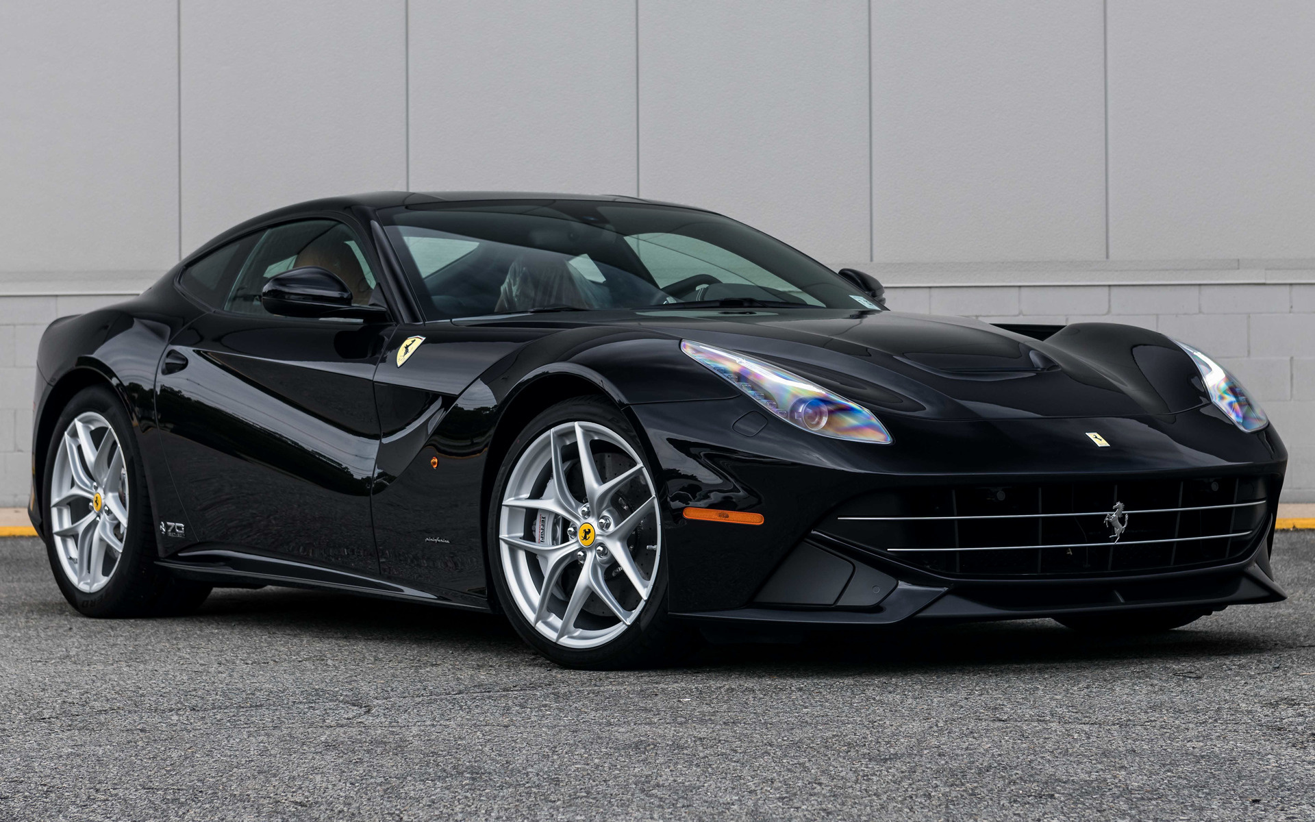 Free photo Ferrari f 12 berlinetta