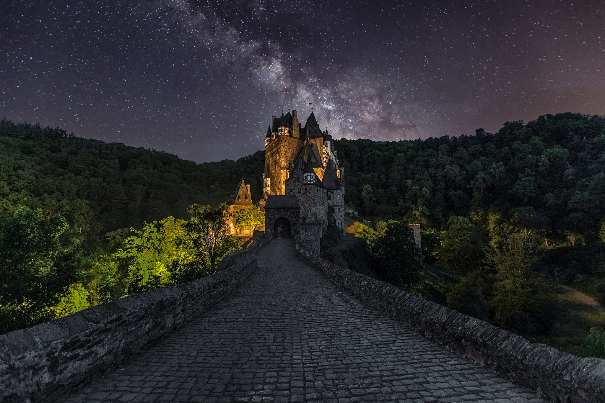 桌面上的壁纸埃尔茨城堡 德语 Burg Eltz 晚上