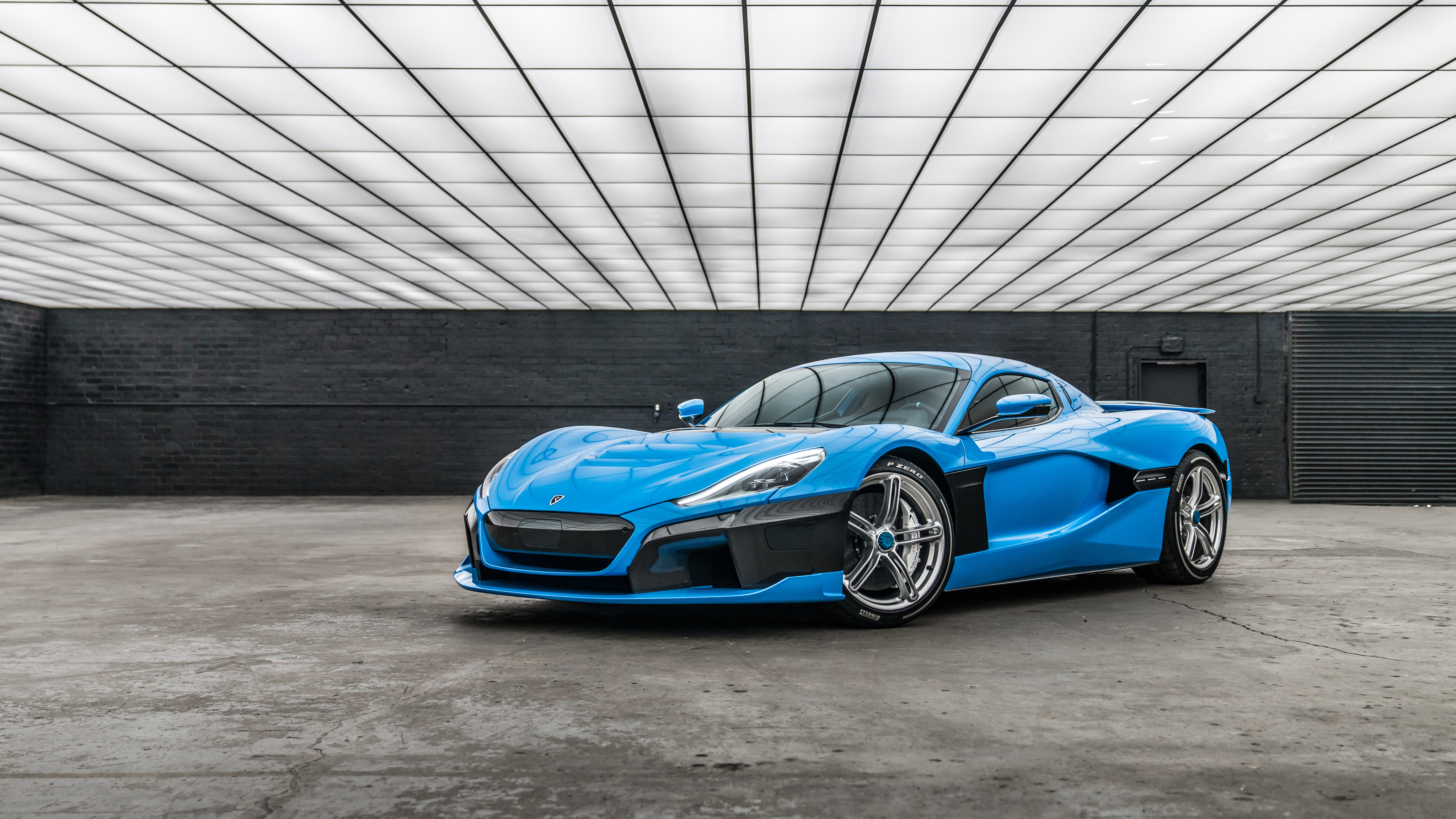 Free photo Rimac C Two blue