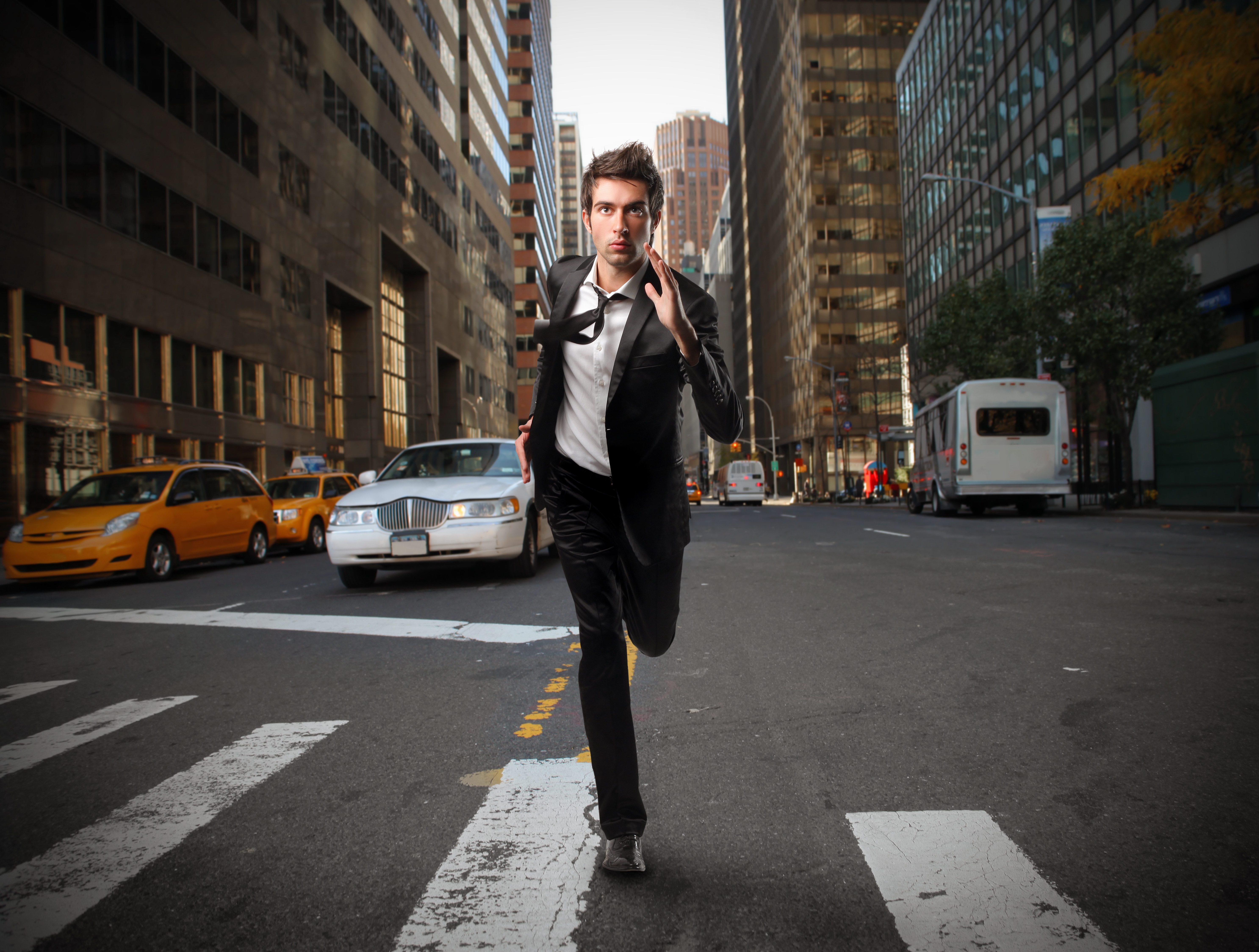 Wallpapers guy suit rush on the desktop