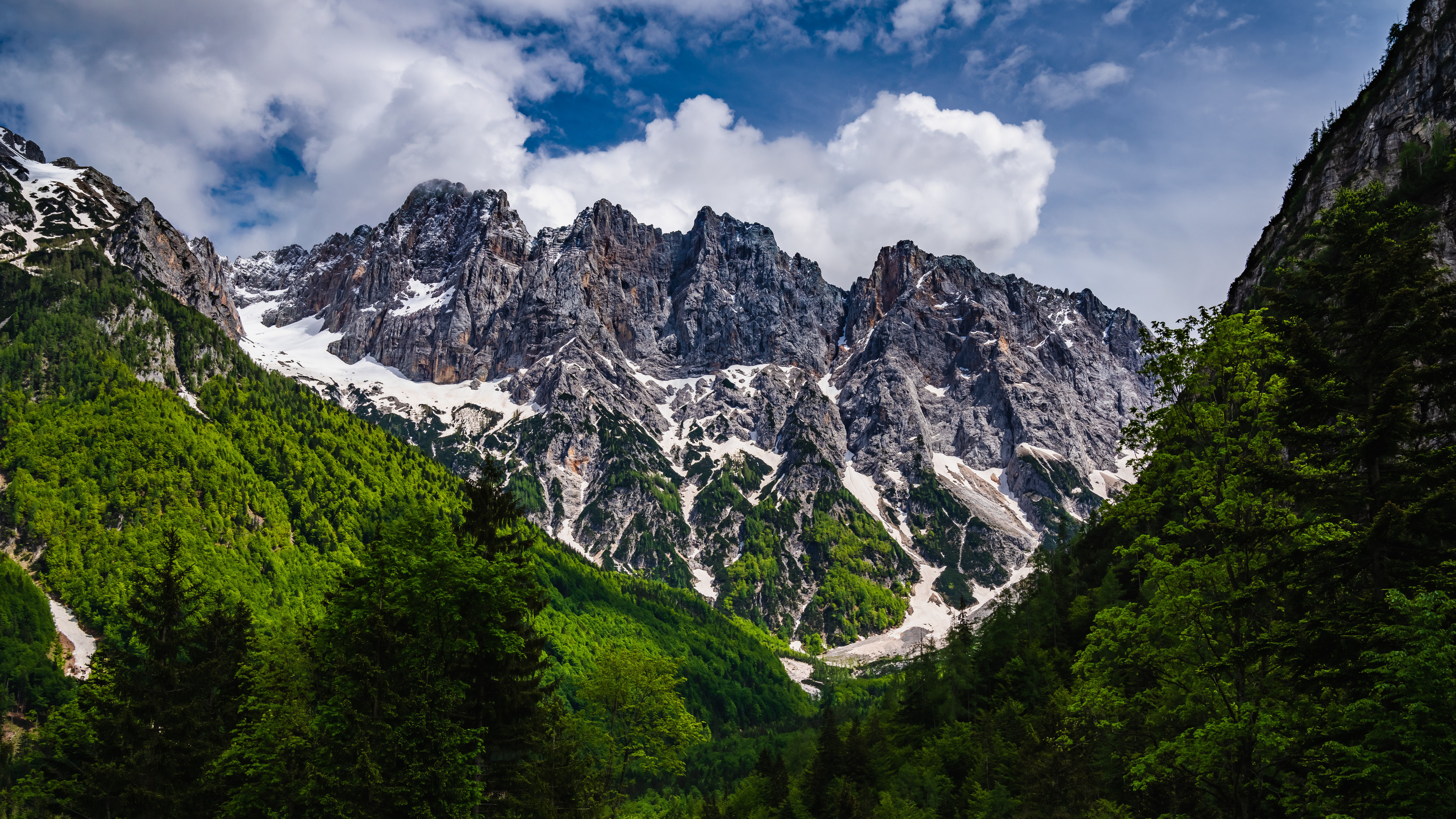 Free photo The Prisojnik Alps