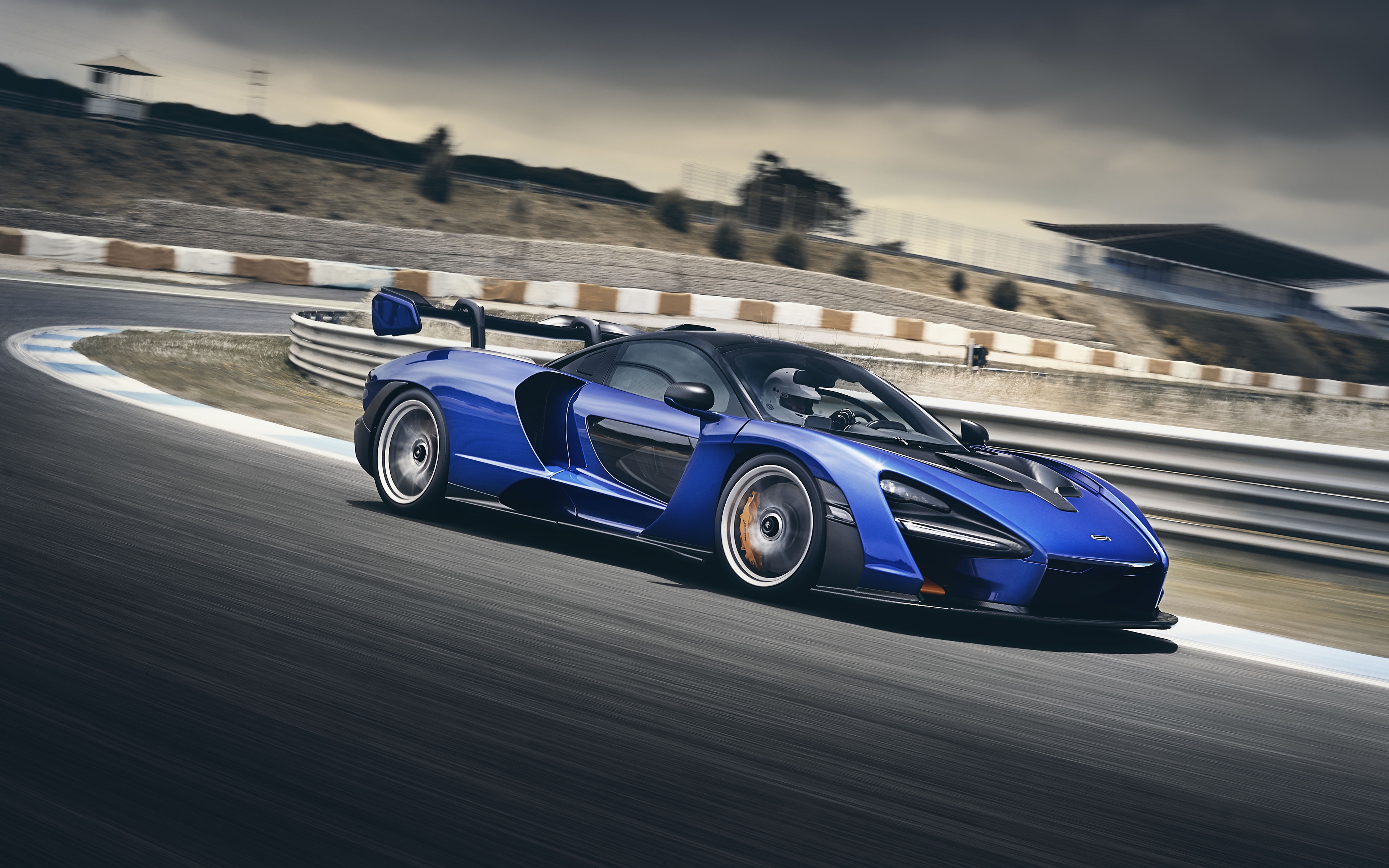 Free photo Mclaren senna blue