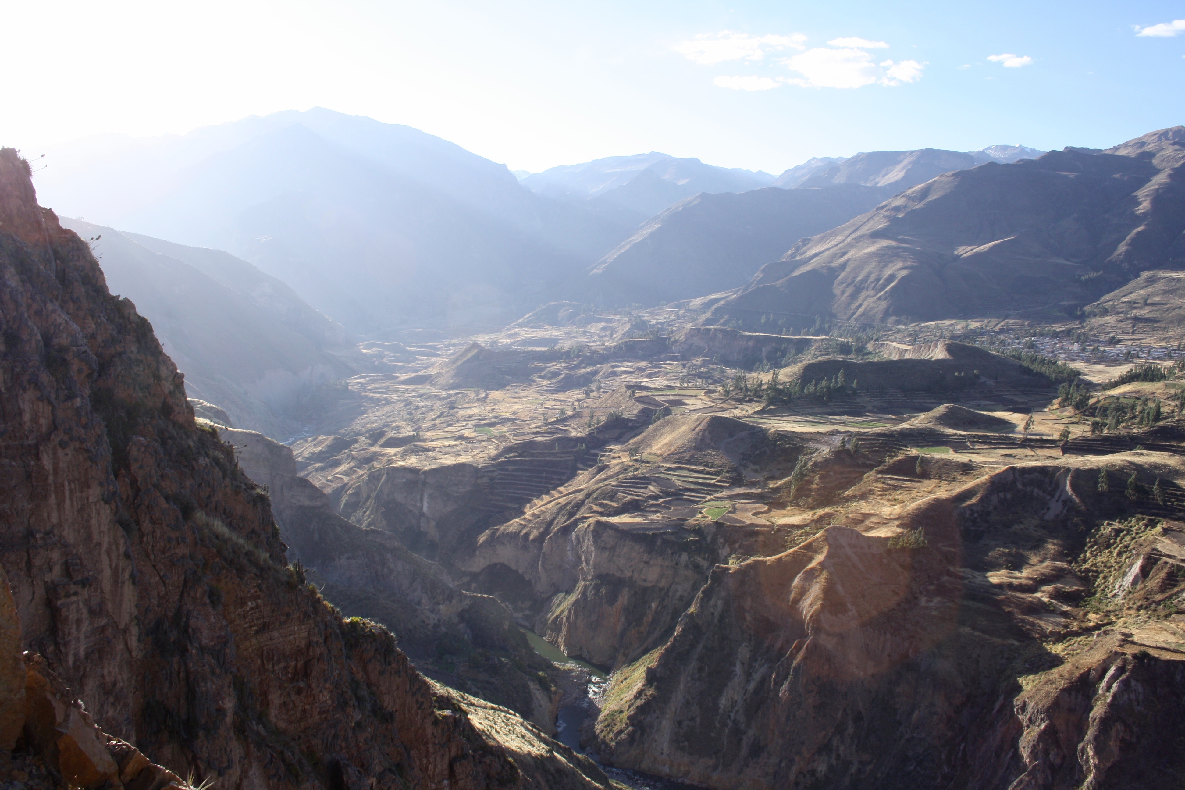 Free photo Uneven landforms in sunny weather