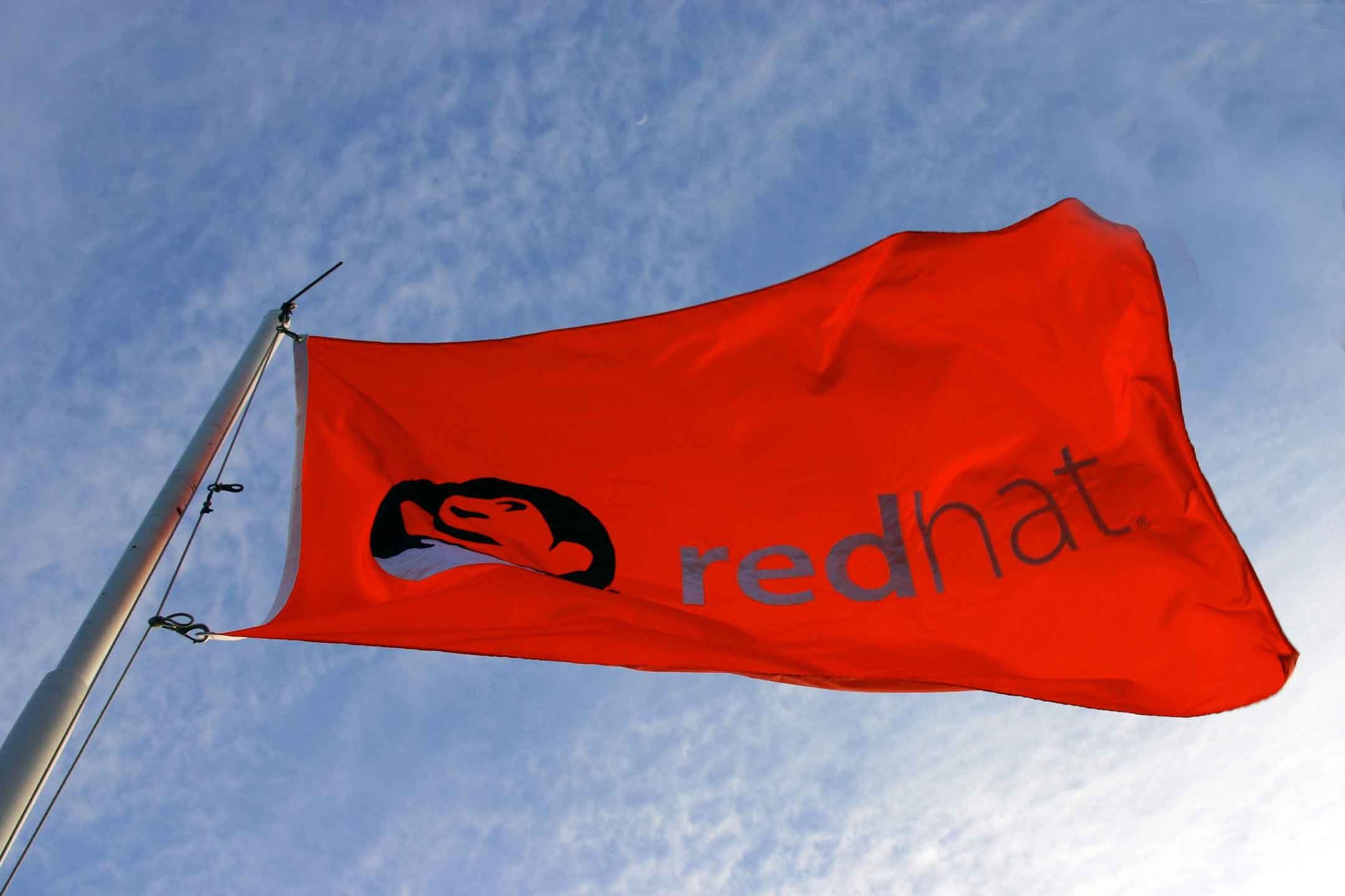 Wallpapers flag Linux Red Hat on the desktop