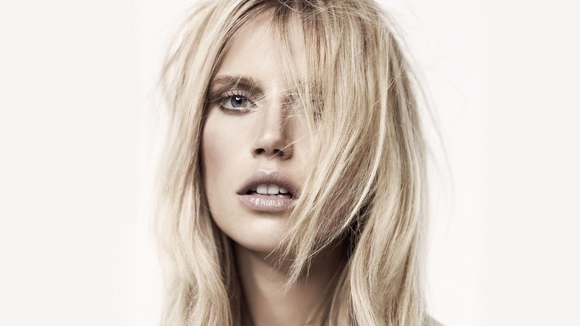 Обои лицо модель портрет на рабочий стол