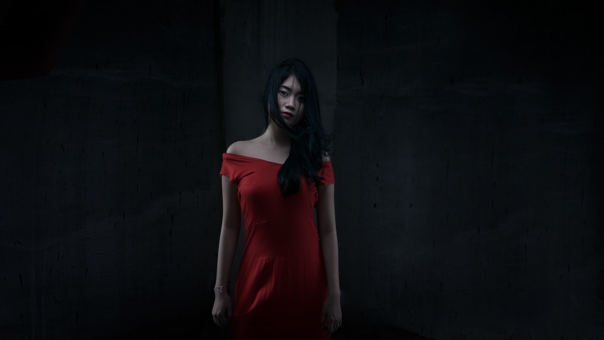 Wallpapers women model dark on the desktop
