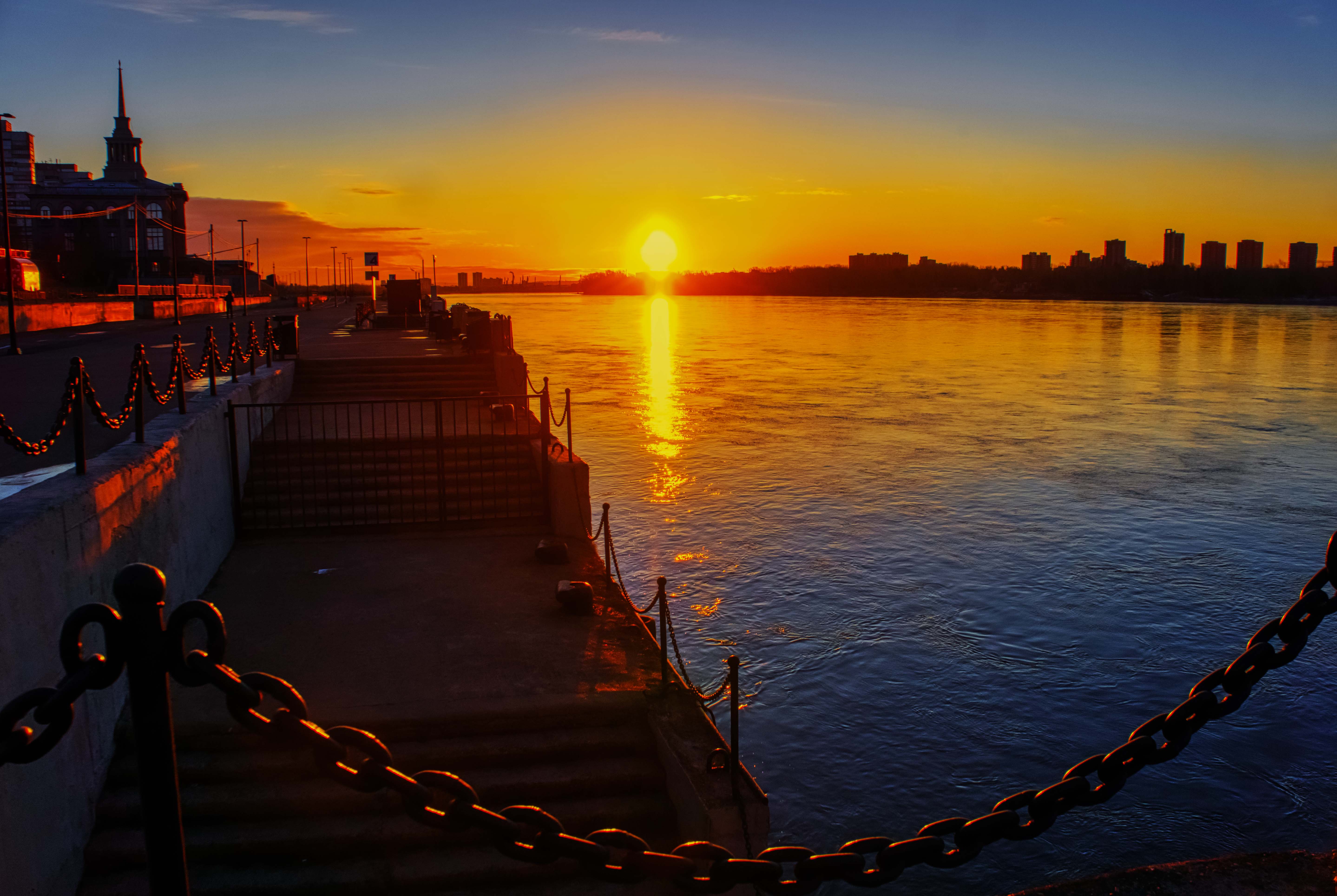Free photo Bright morning over the Yenisei