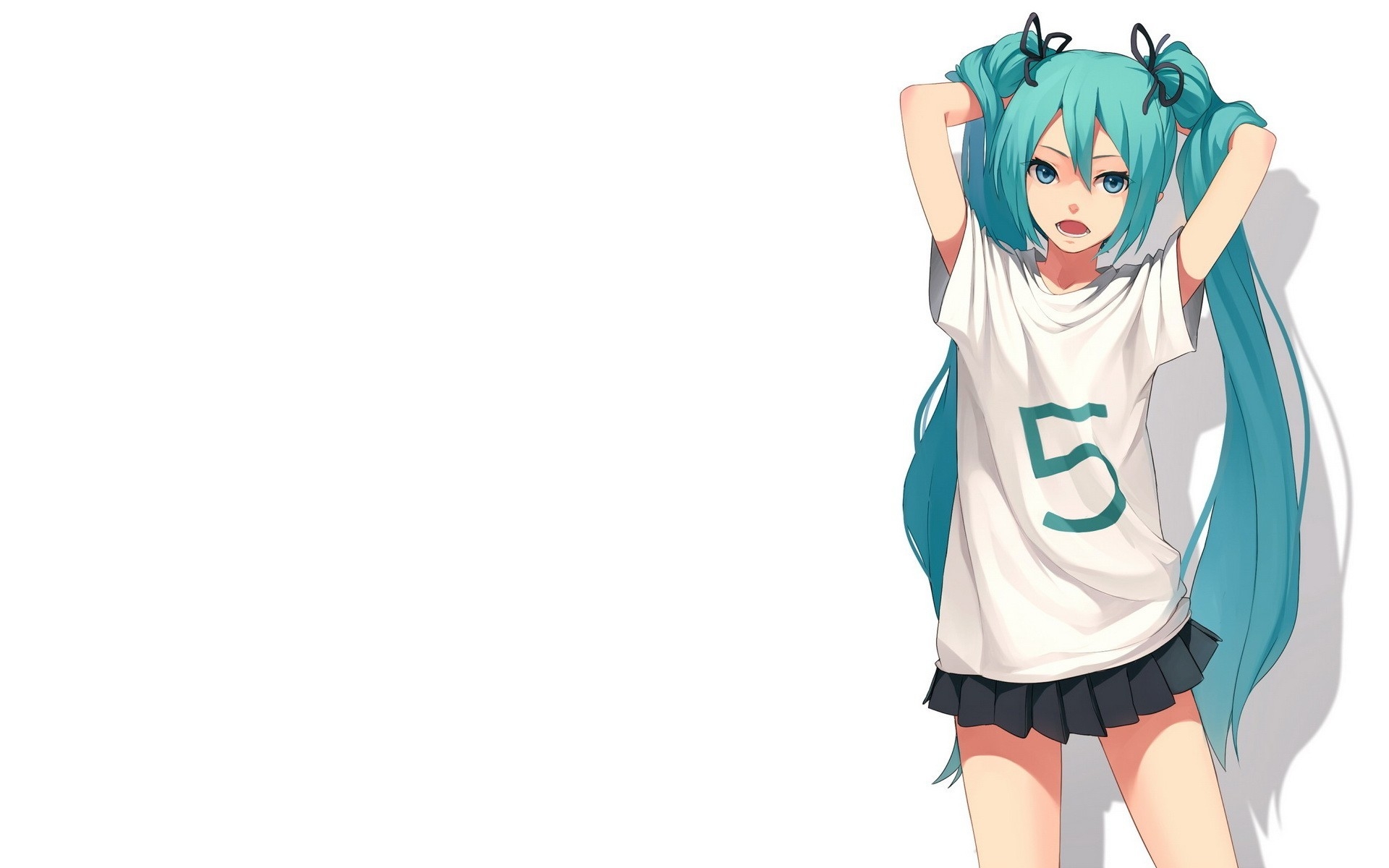 桌面上的壁纸咪咕初音 成人 短裙