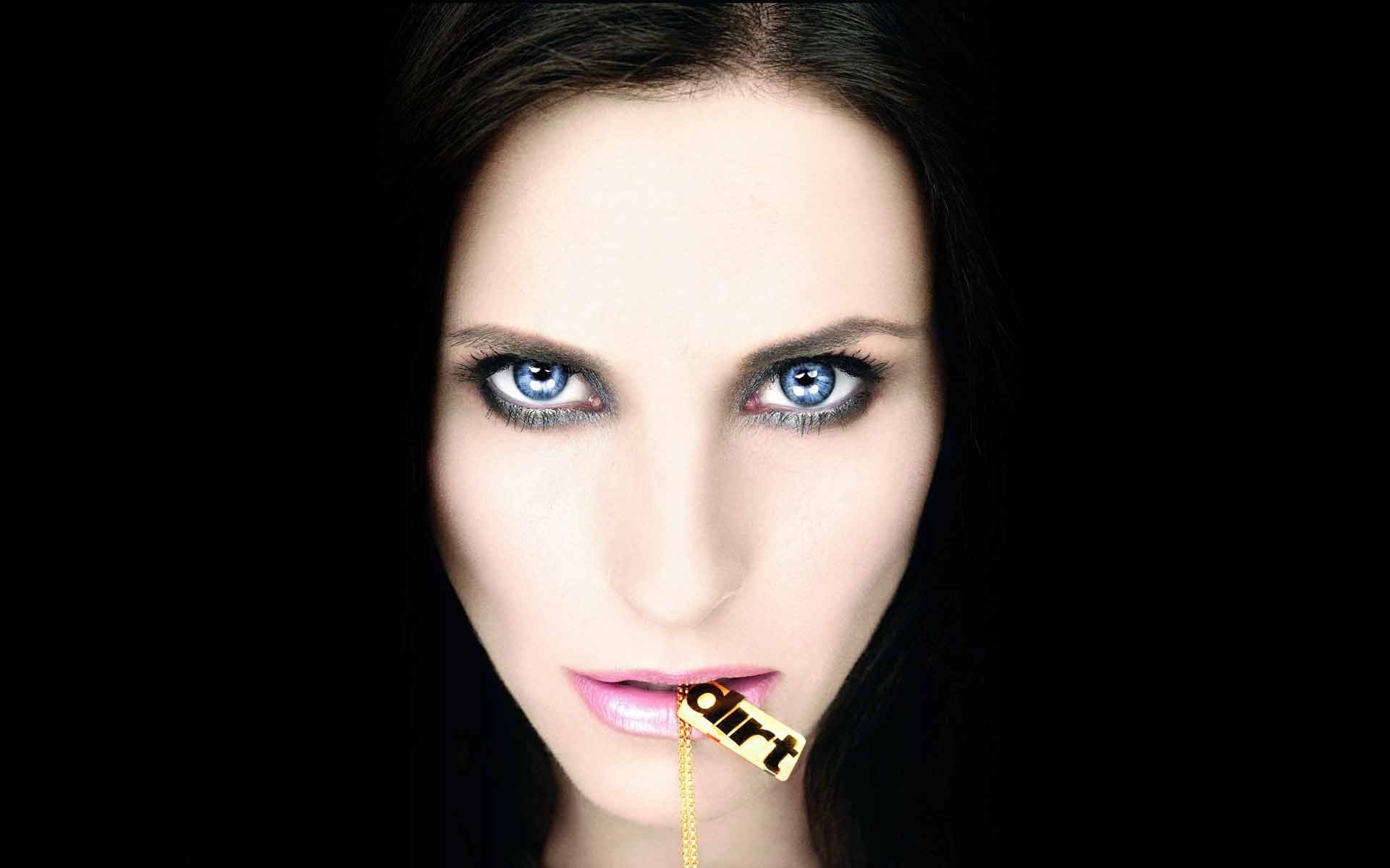 桌面上的壁纸脸 黑 模型