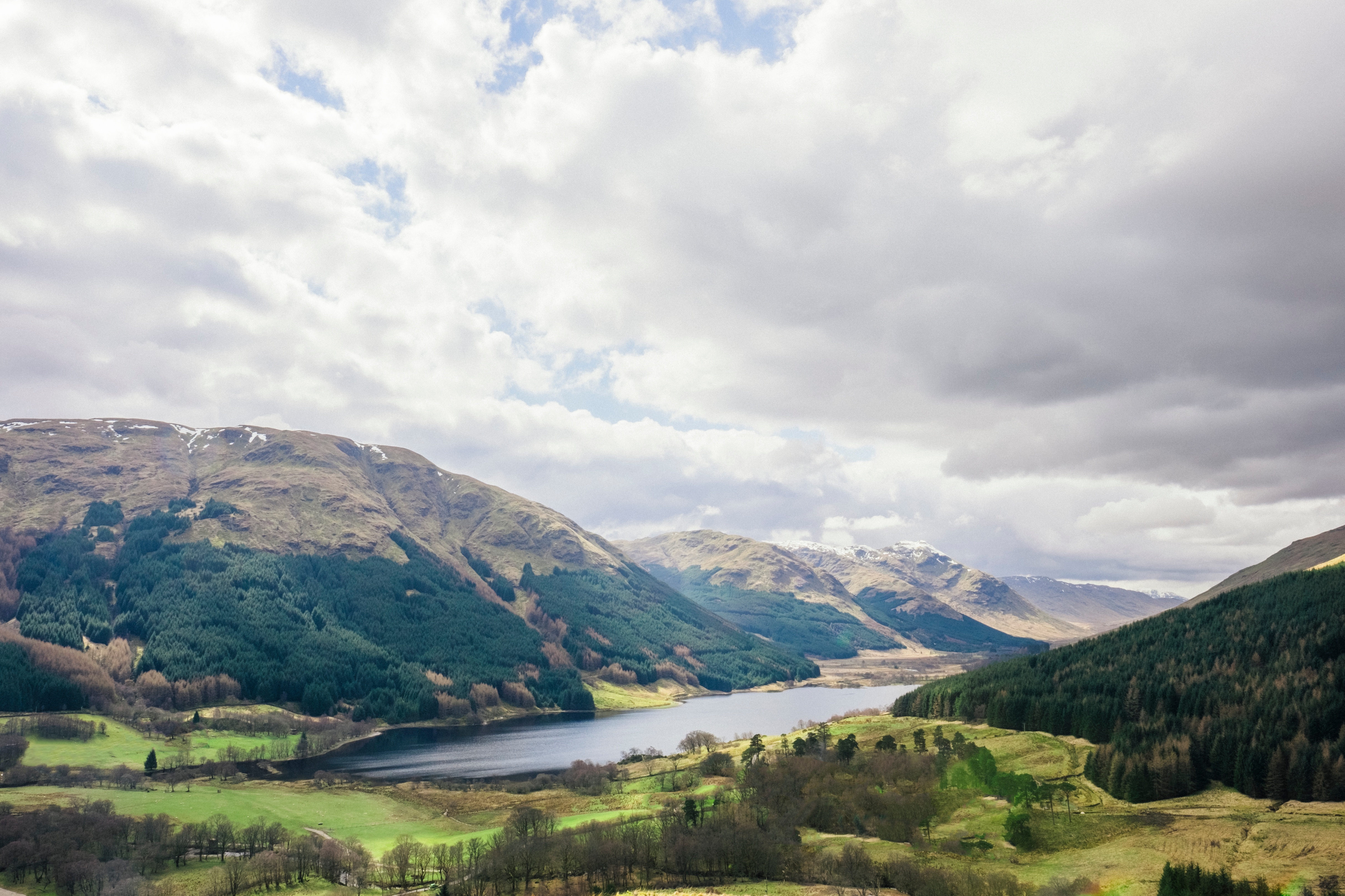 Free photo A valley of mountains with a river