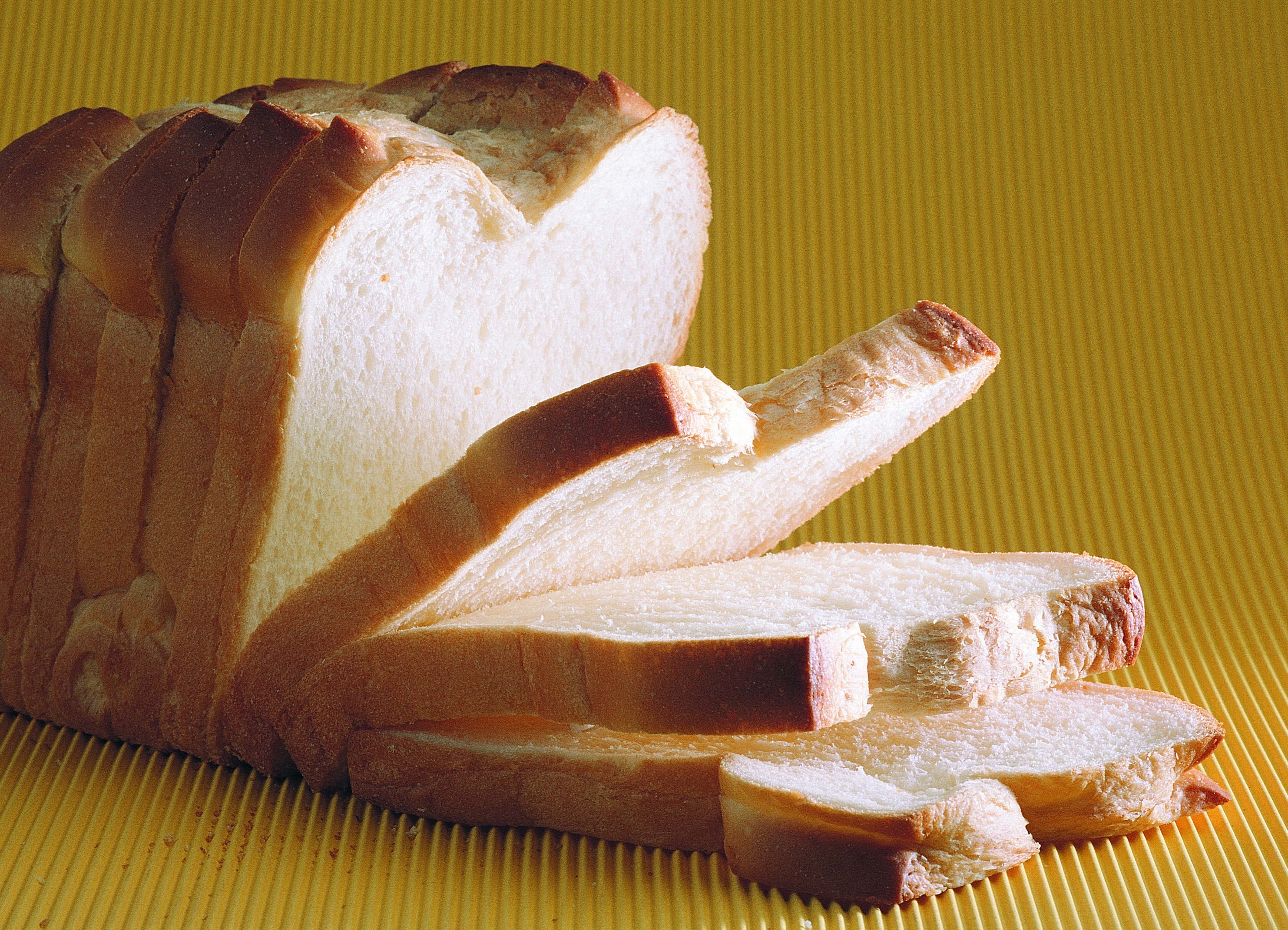 Обои хлеб нарезка желтый на рабочий стол