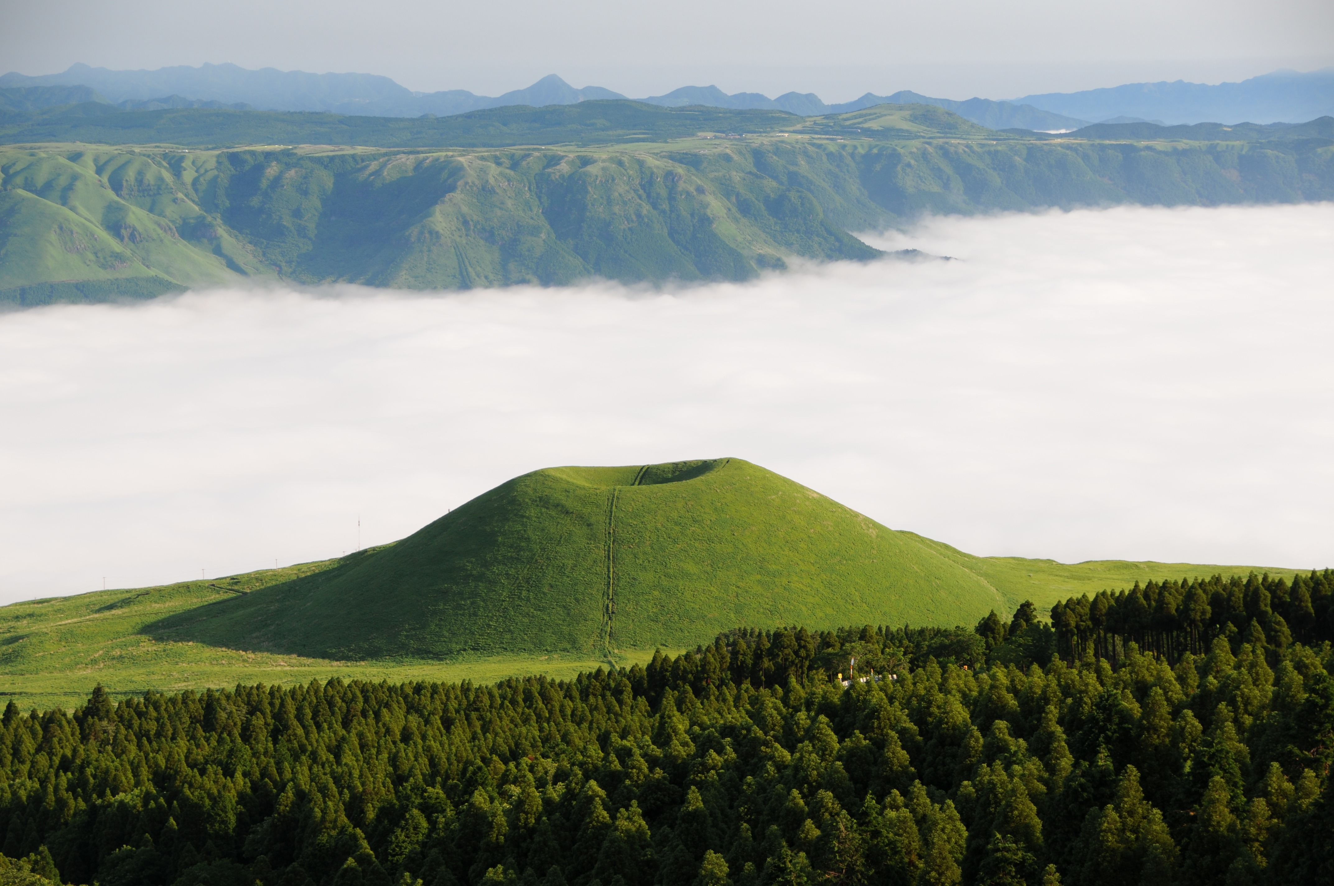 Обои Япония пейзаж холм на рабочий стол