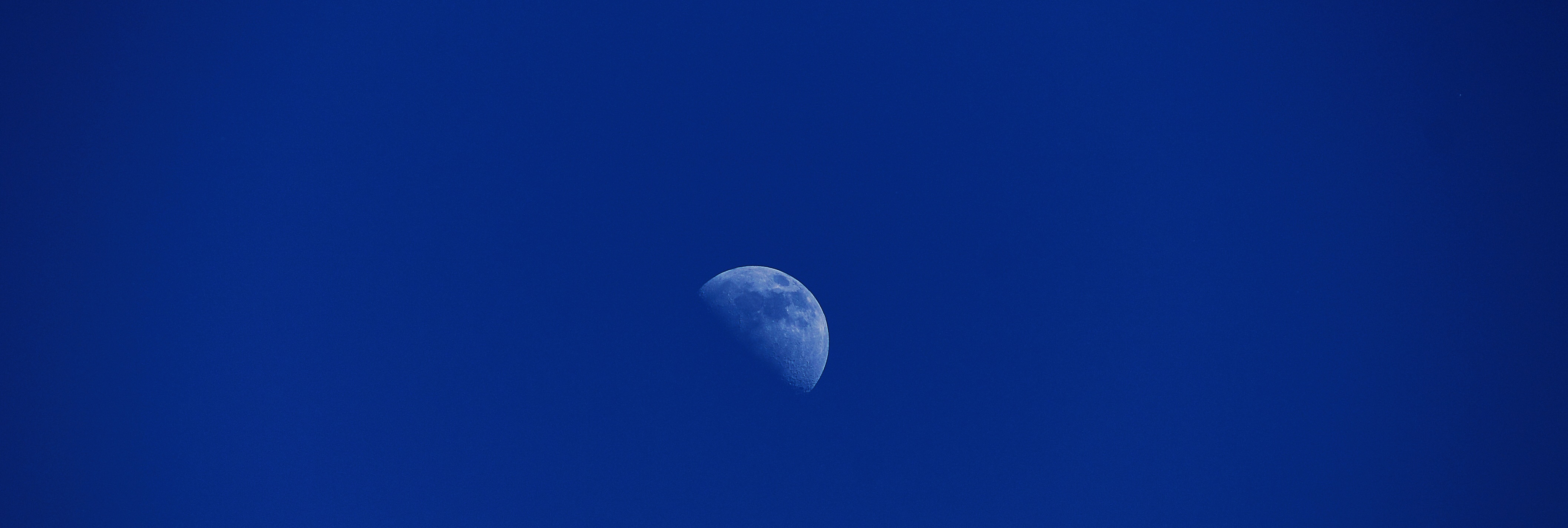 桌面上的壁纸天空 大气层 空间