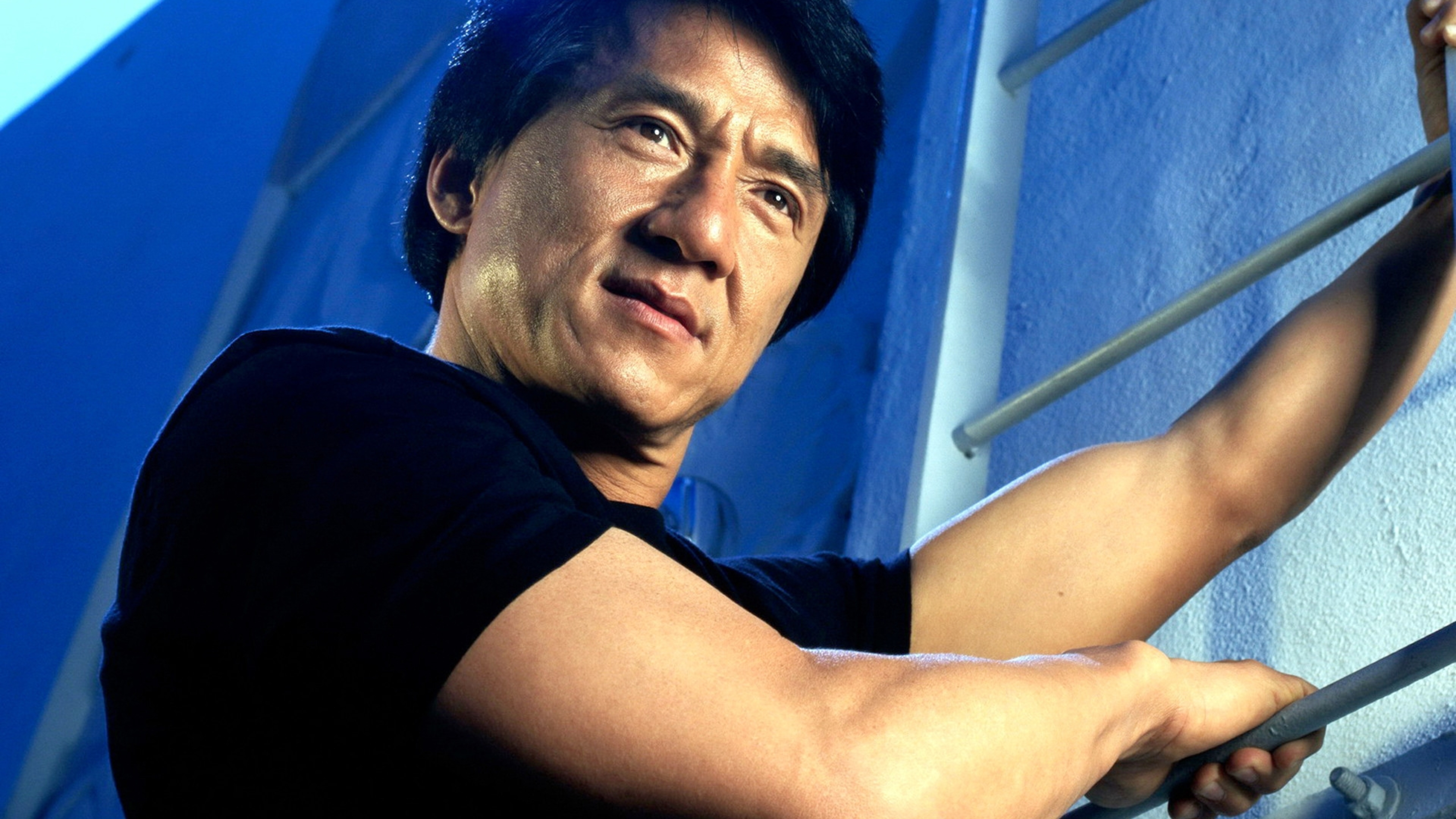 桌面上的壁纸Jackie chan 行为者 梯子