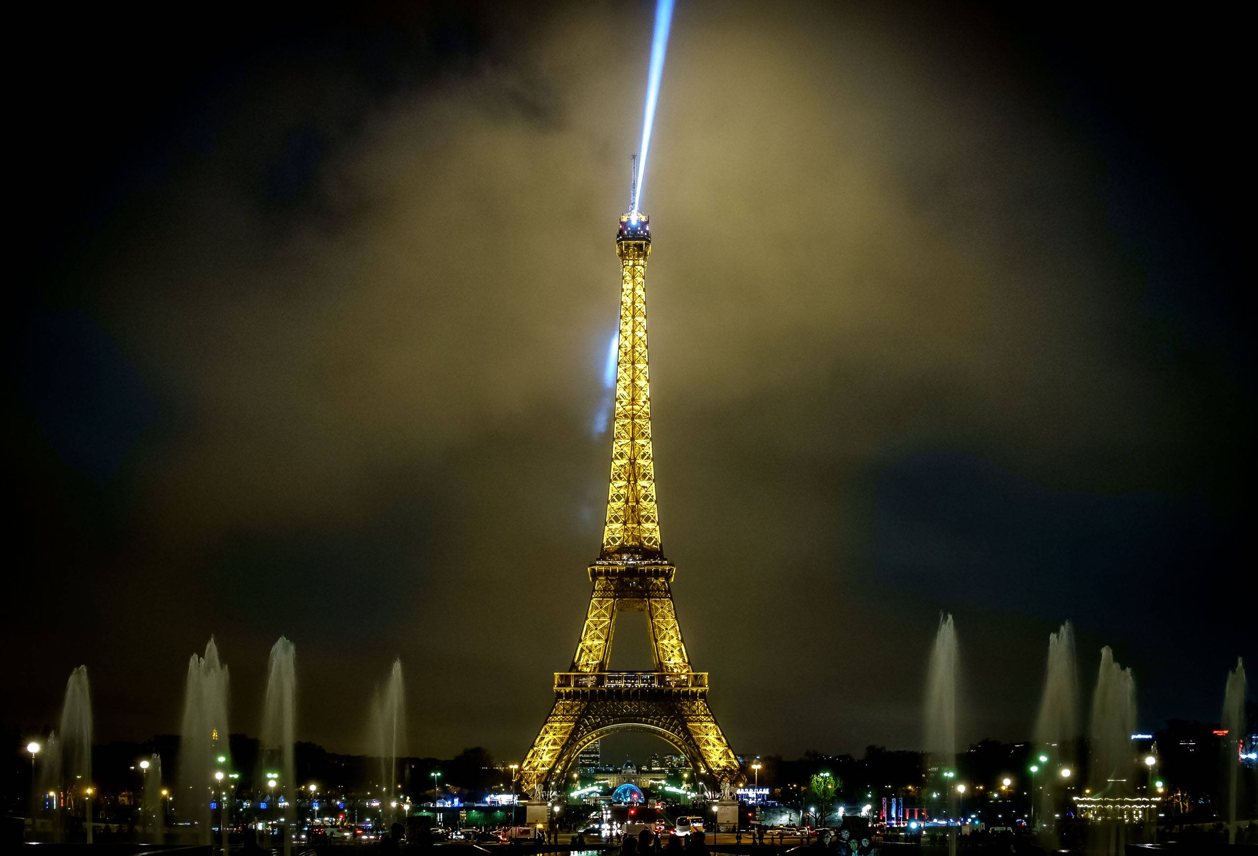 Wallpapers city smoke Eiffel Tower on the desktop