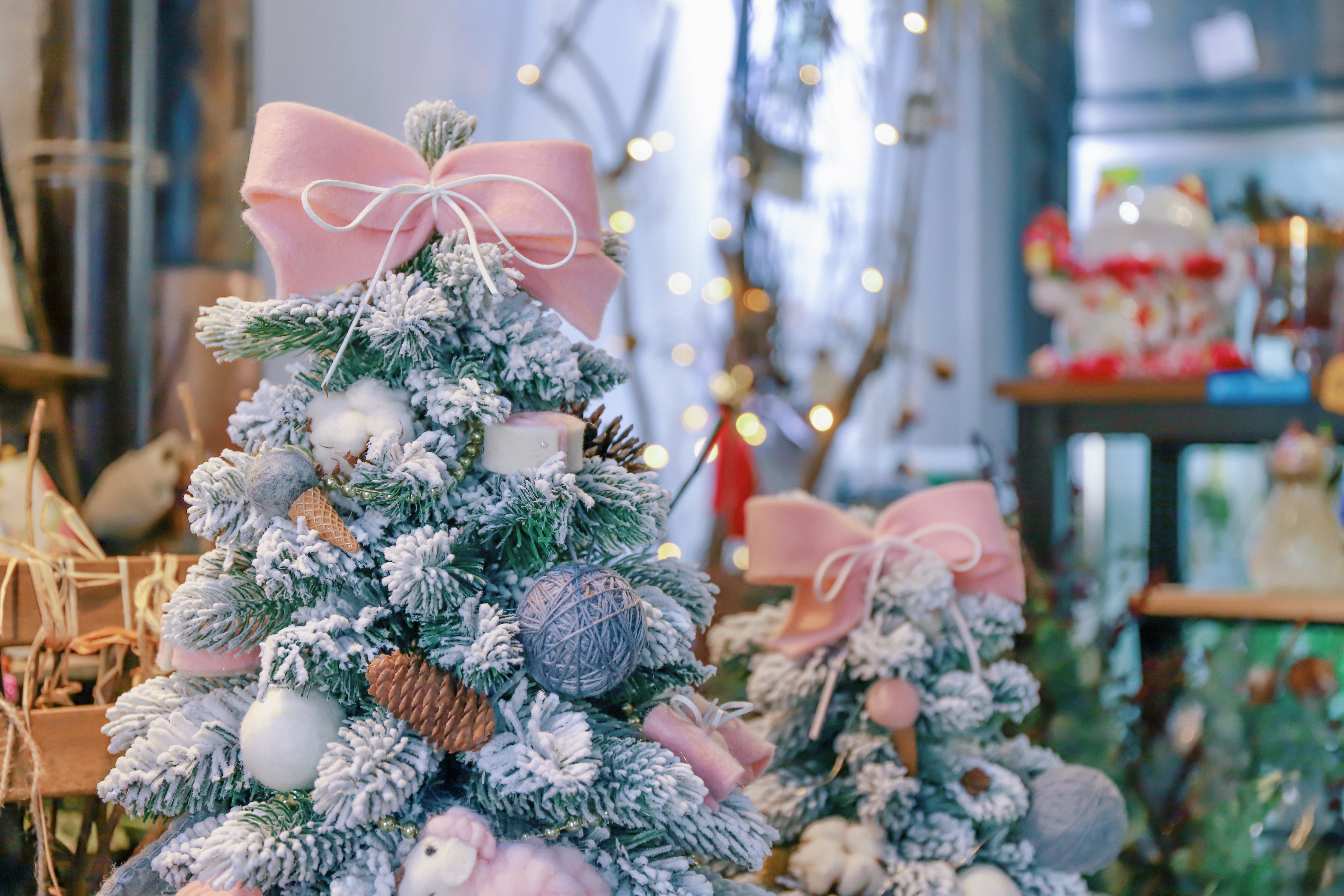 Обои украшенная елка рождественская елка праздник на рабочий стол
