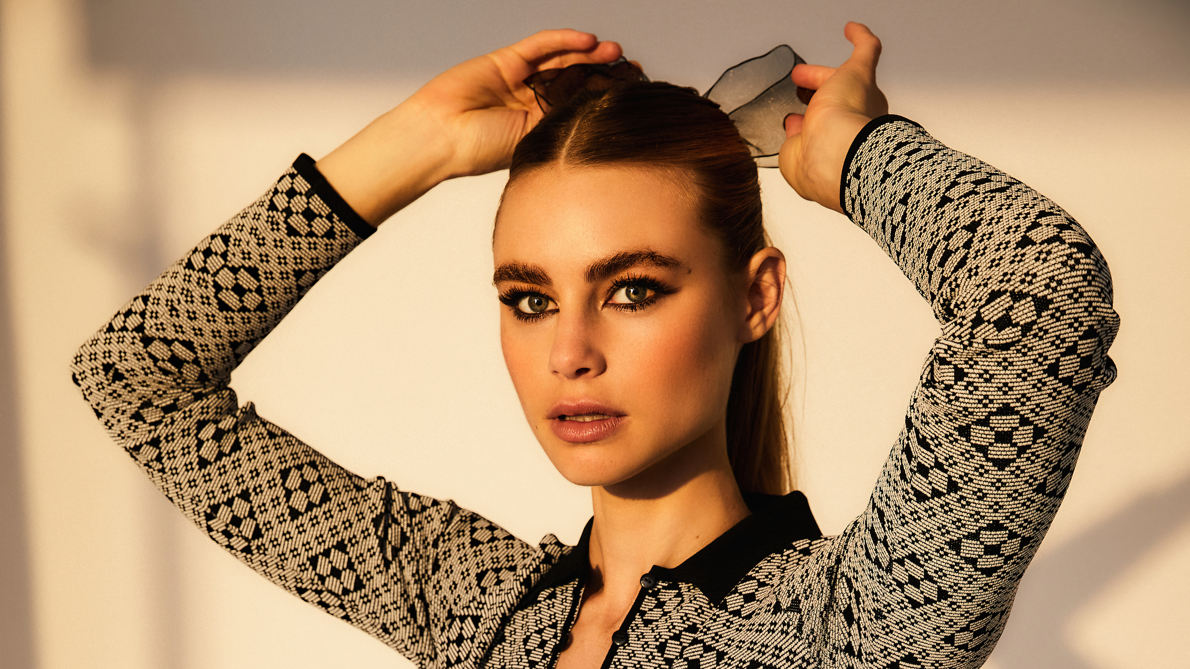 Wallpapers celebrities girls lucy fry on the desktop