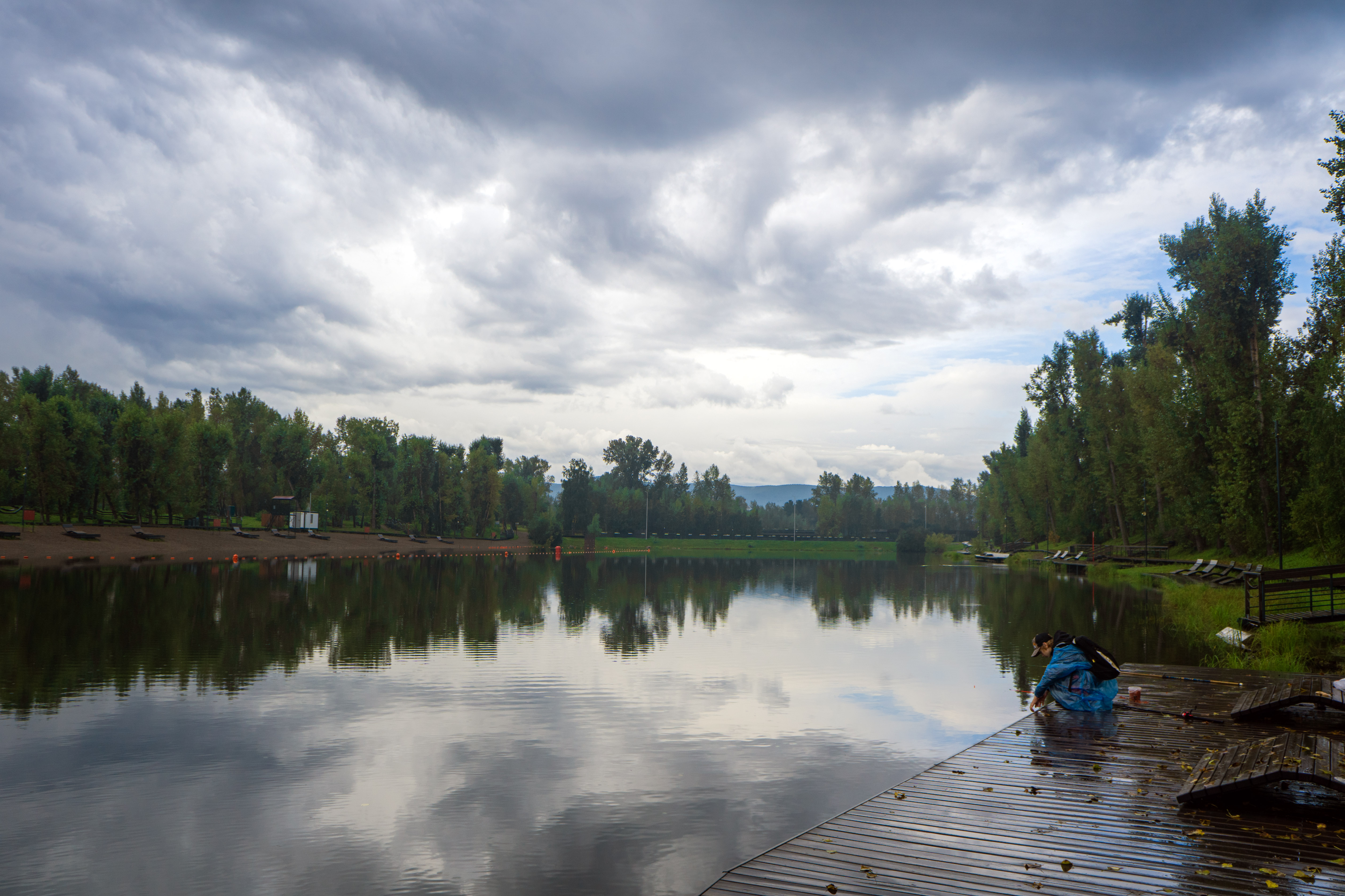 Free photo Reflection of the sky in the lake