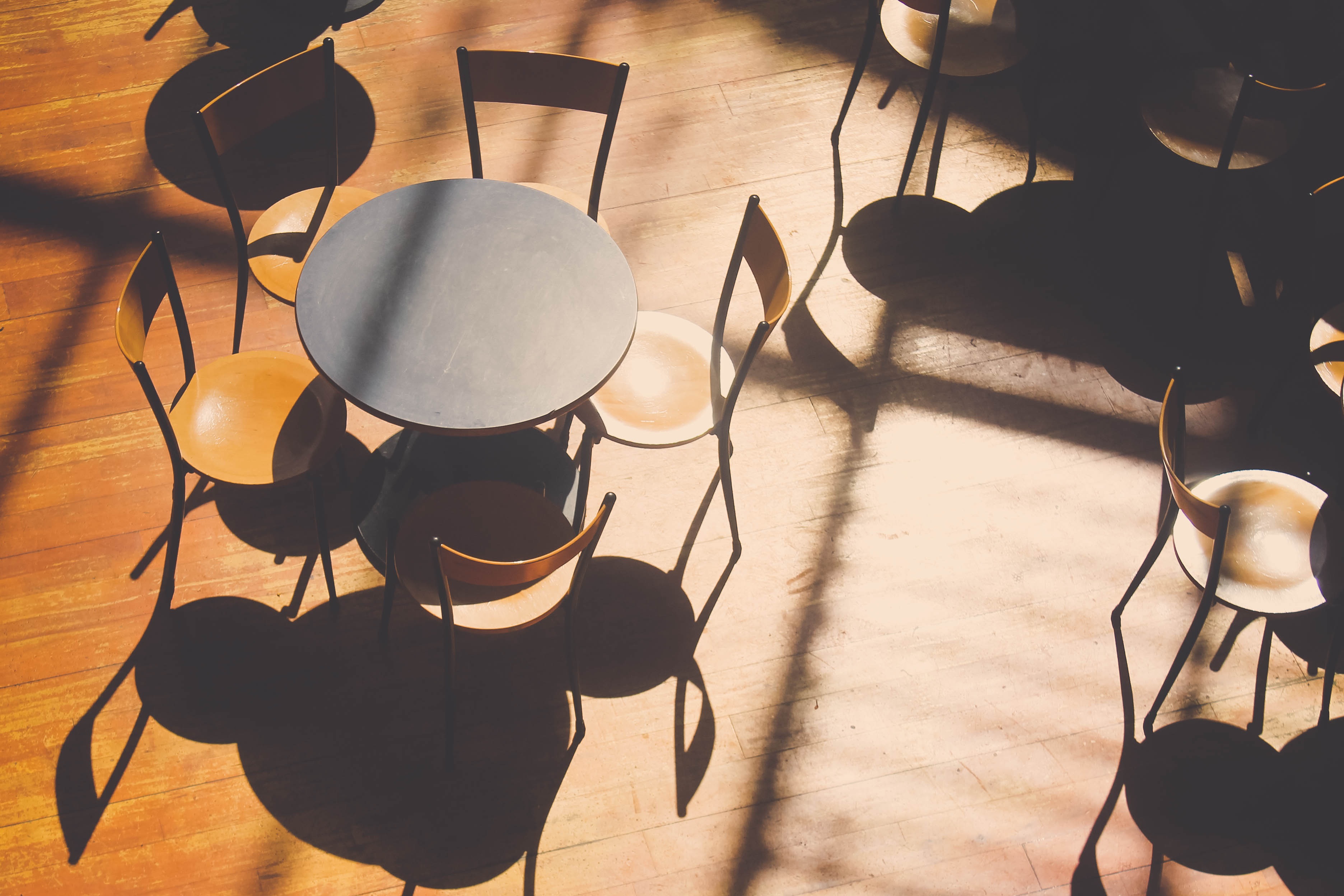 桌面上的壁纸桌 咖啡馆 轻