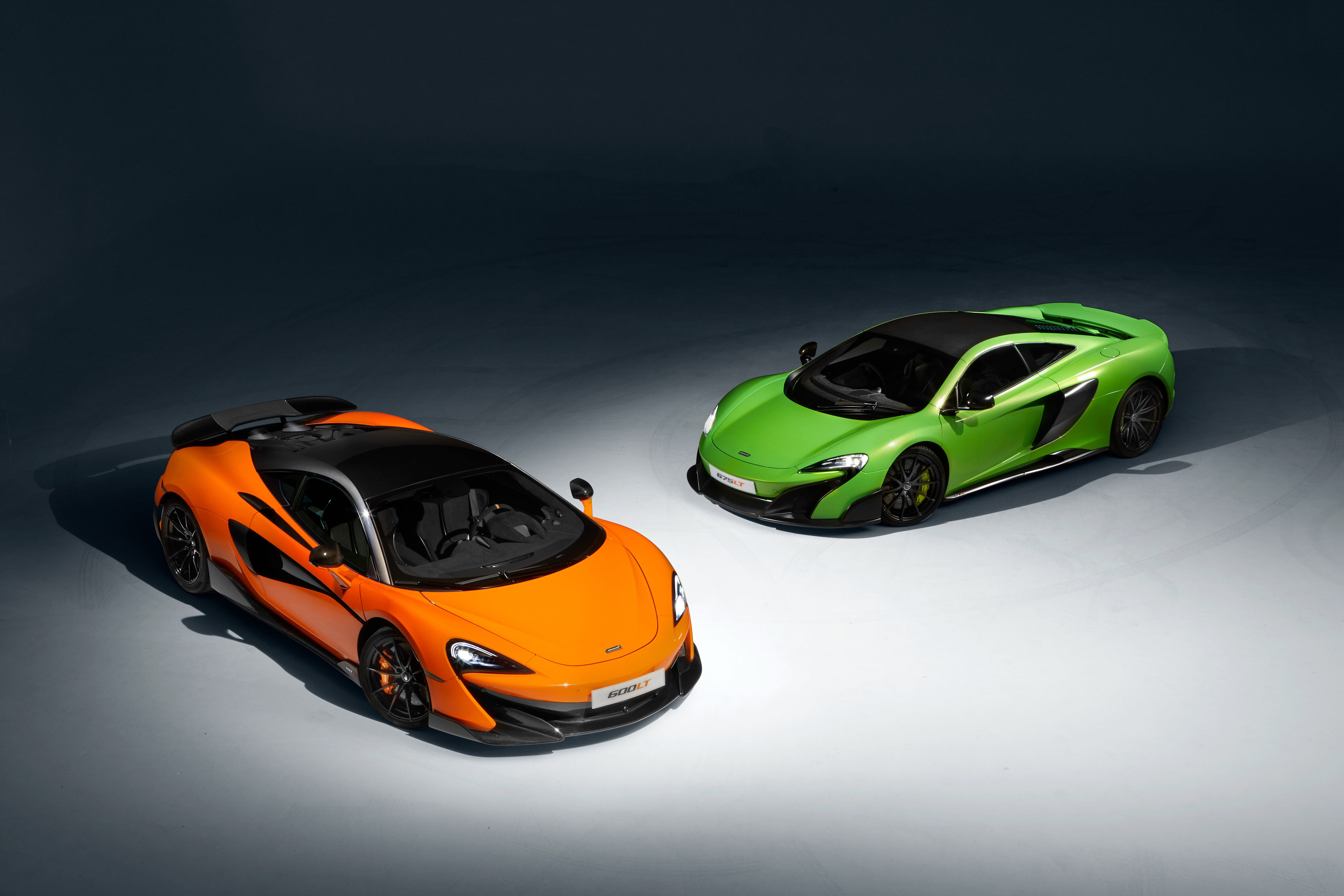 Free photo Mclaren mso 675 lt and Mclaren 600LT.