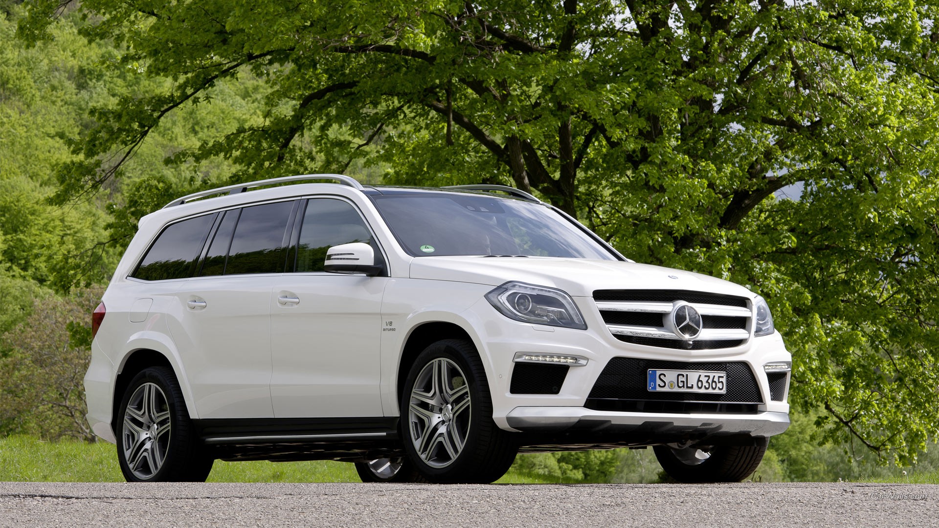 Wallpapers Mercedes Benz GLK Class Mercedes Benz GL Class cars on the desktop