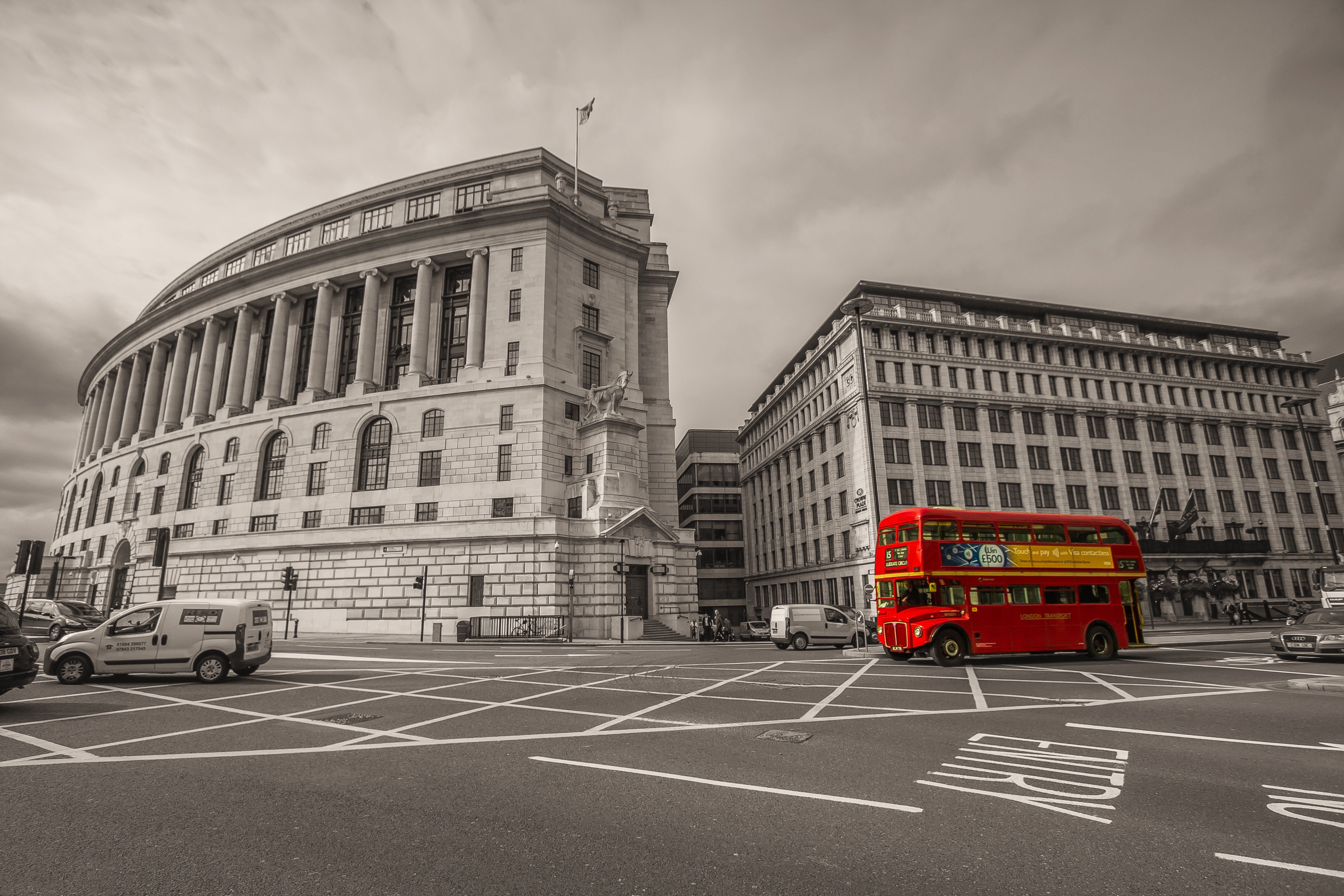 Free photo Black and white architecture in London with cars