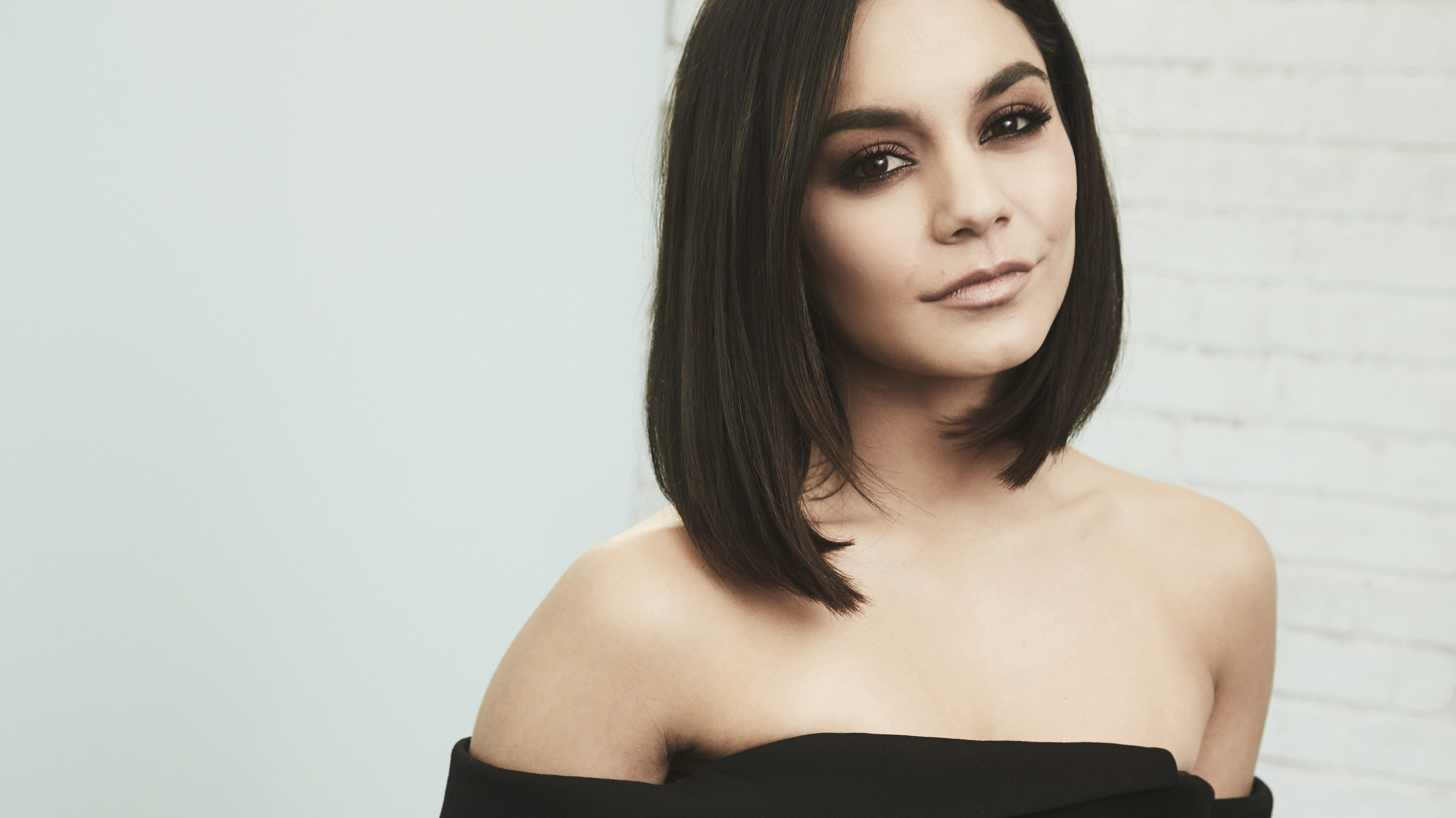 Wallpapers Vanessa Hudgens brown-haired celebrities on the desktop