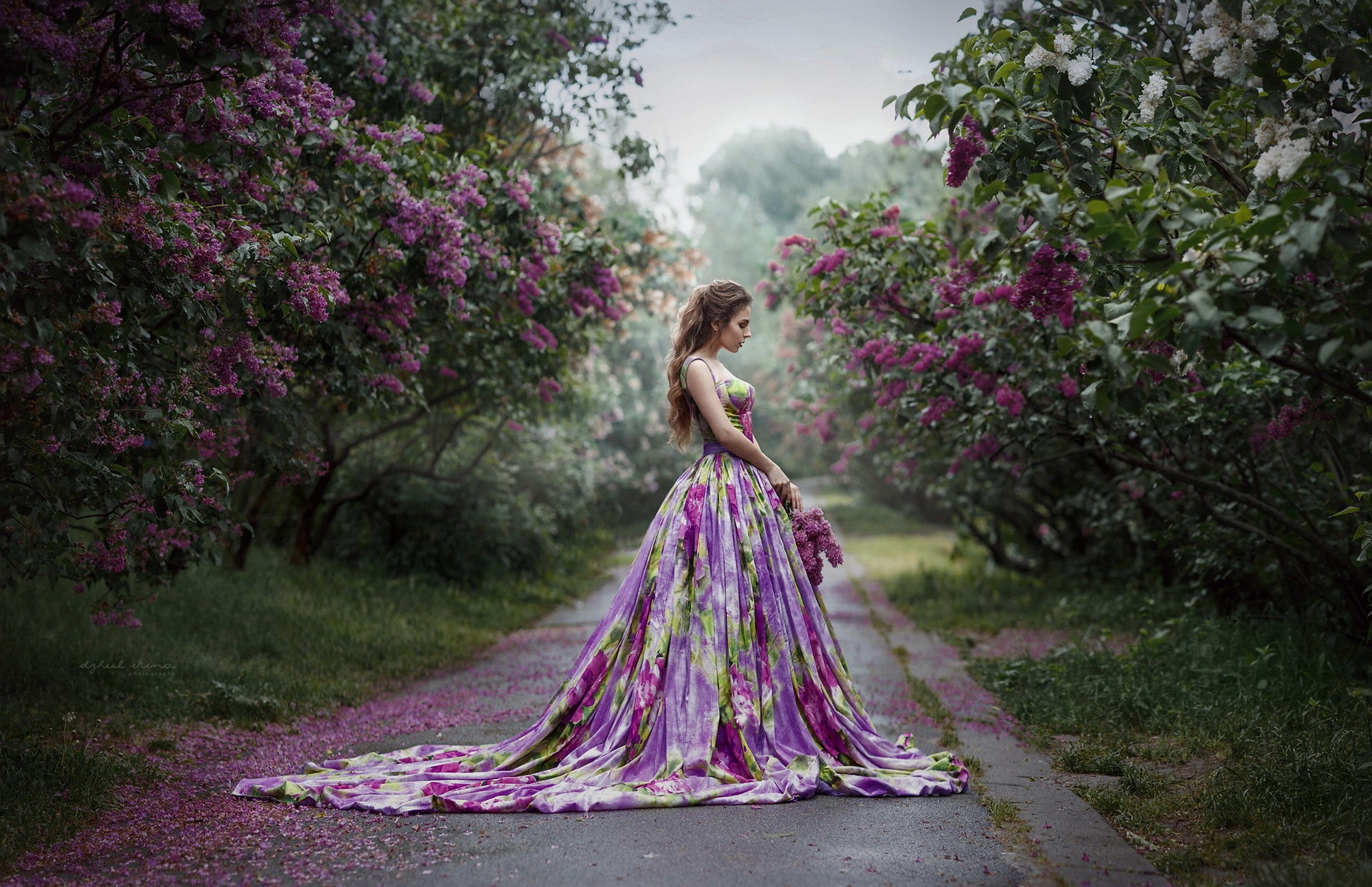 Wallpapers woman model flowers on the desktop