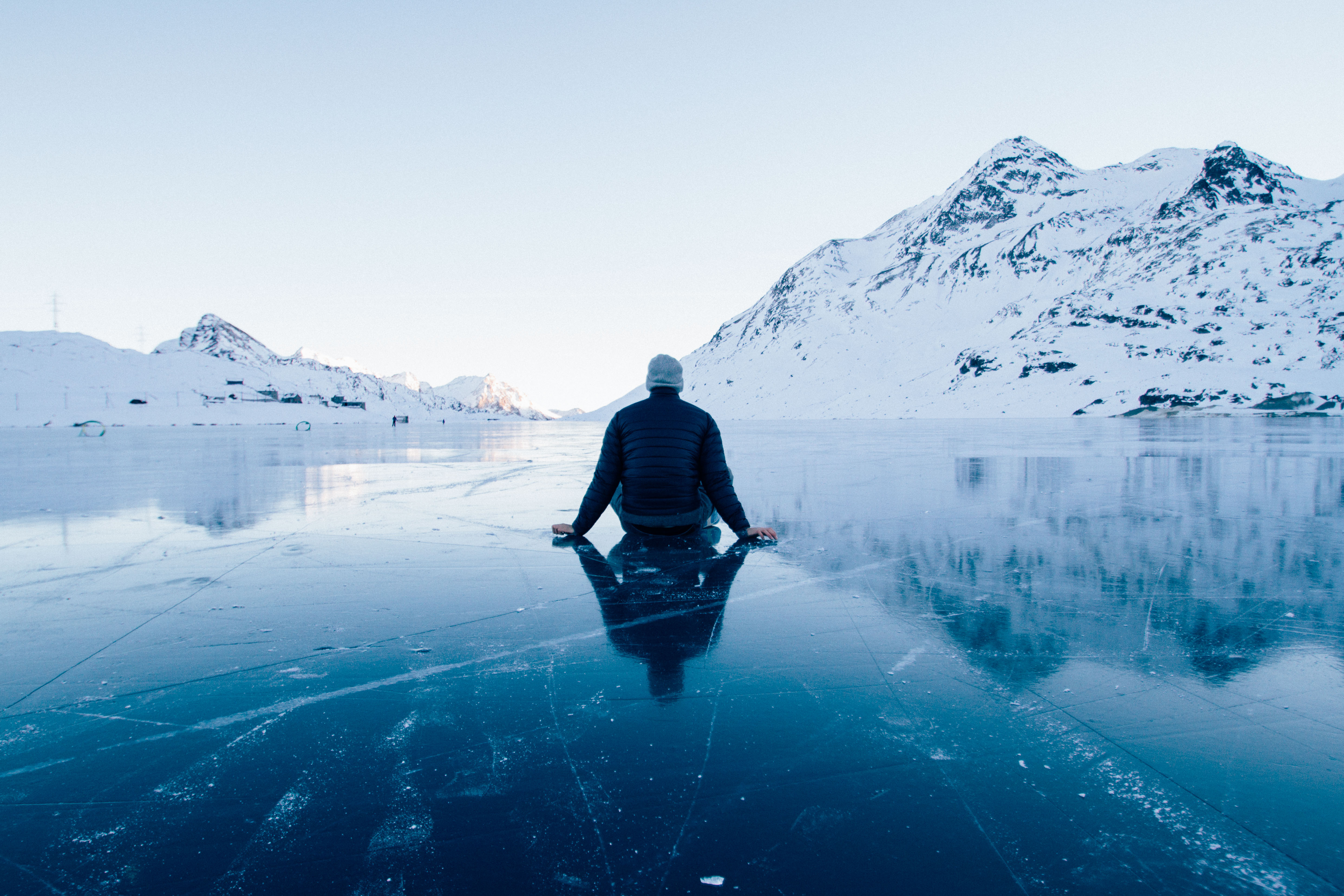 Free photo Enjoying a frosty day on a frozen lake