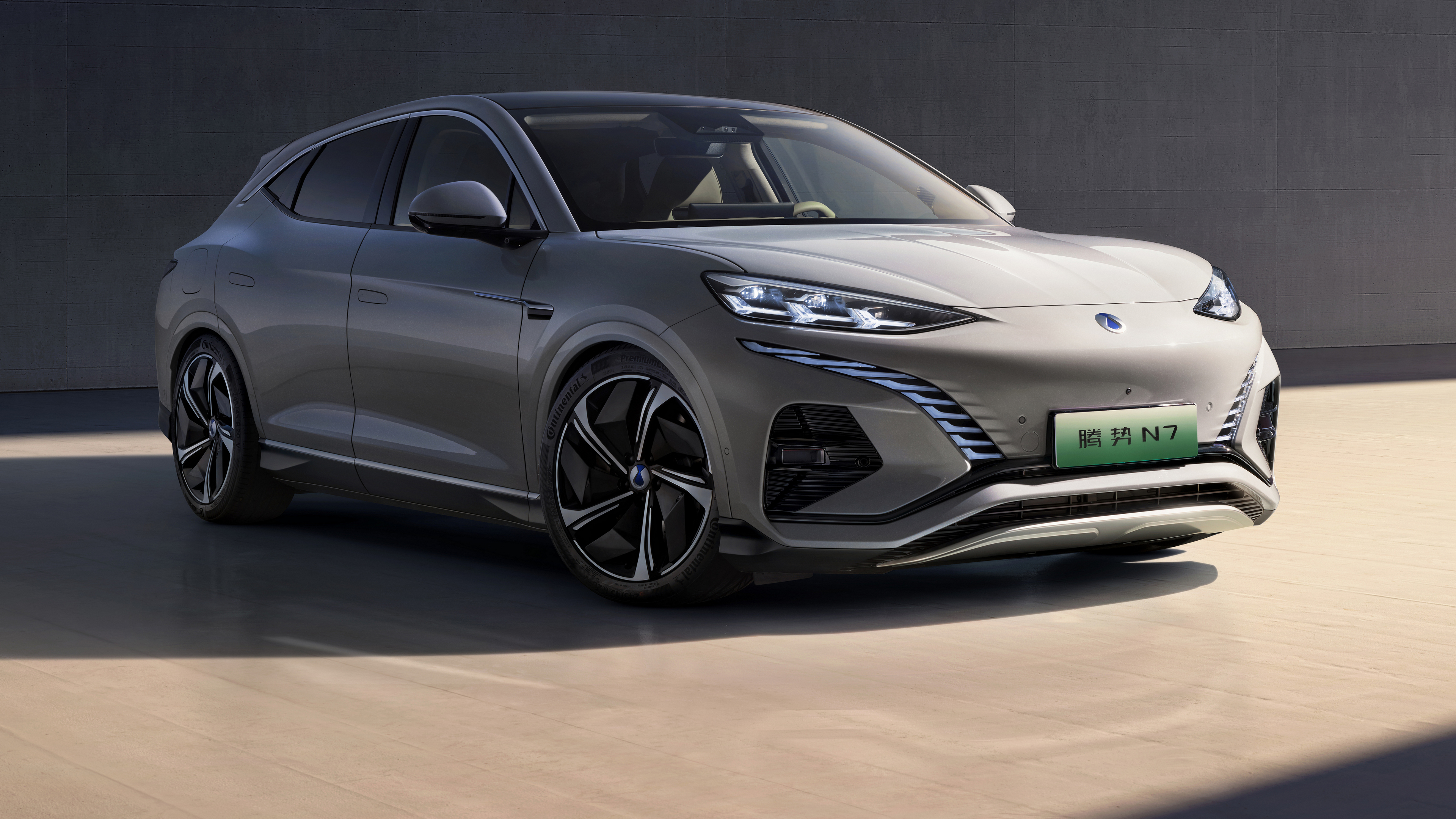 Free photo The Chinese car Denza N7