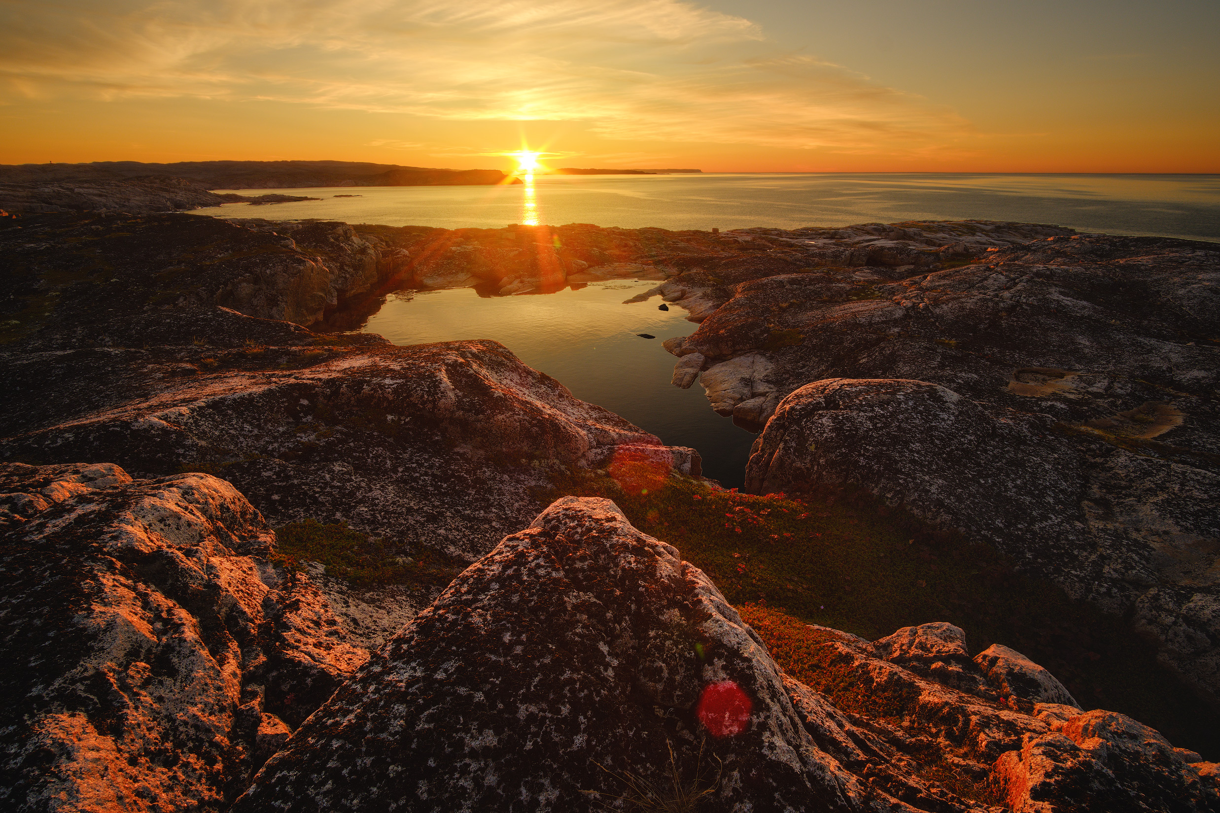 Free photo Sunset on the coast of the Barents Sea