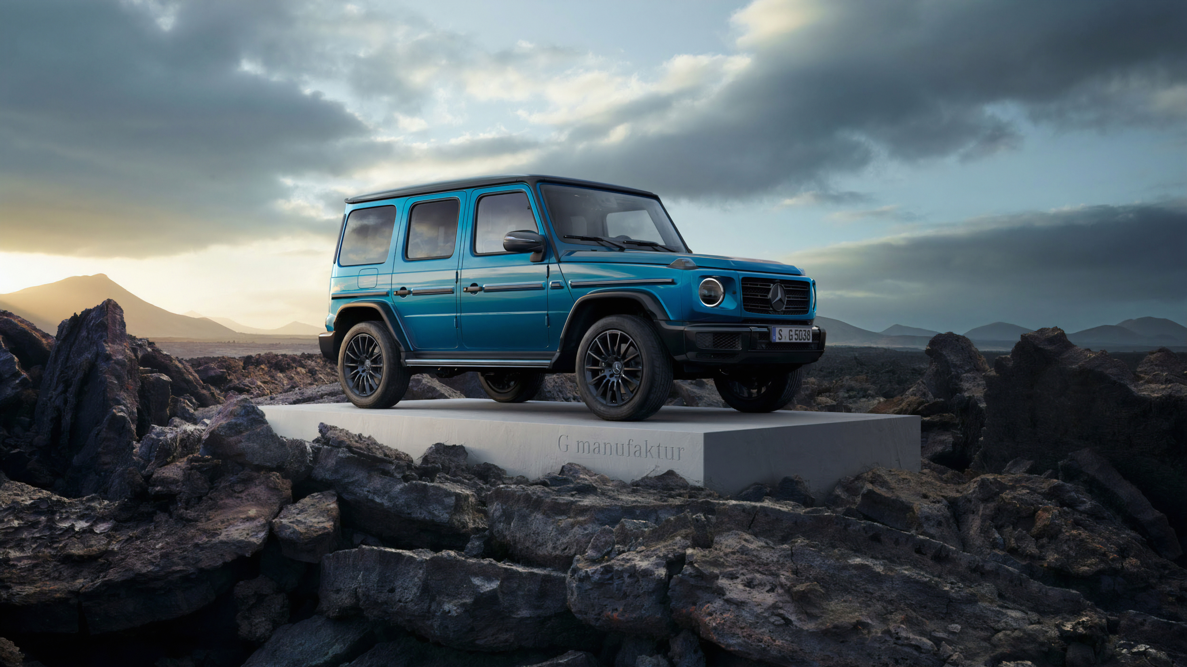 Free photo Mercedes G Class blue