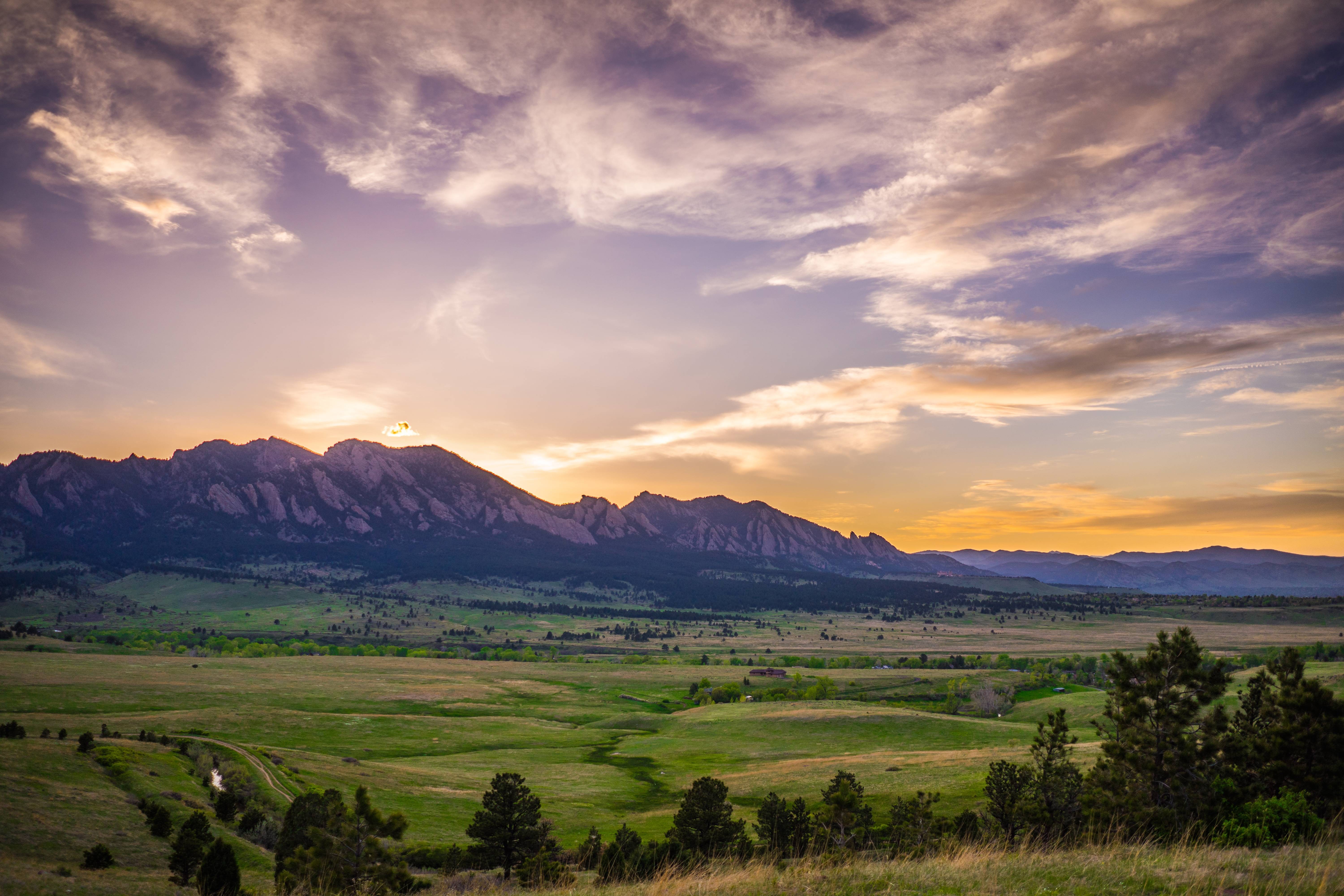 Free photo Spacious green fields