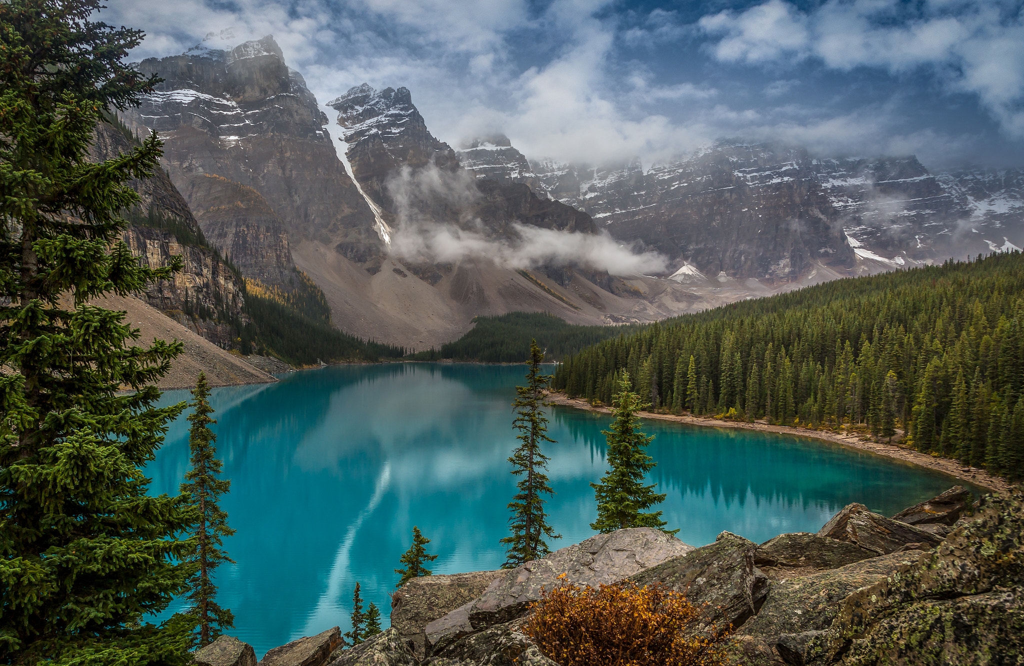 Free photo To download images moraine lake, banff national park, alberta