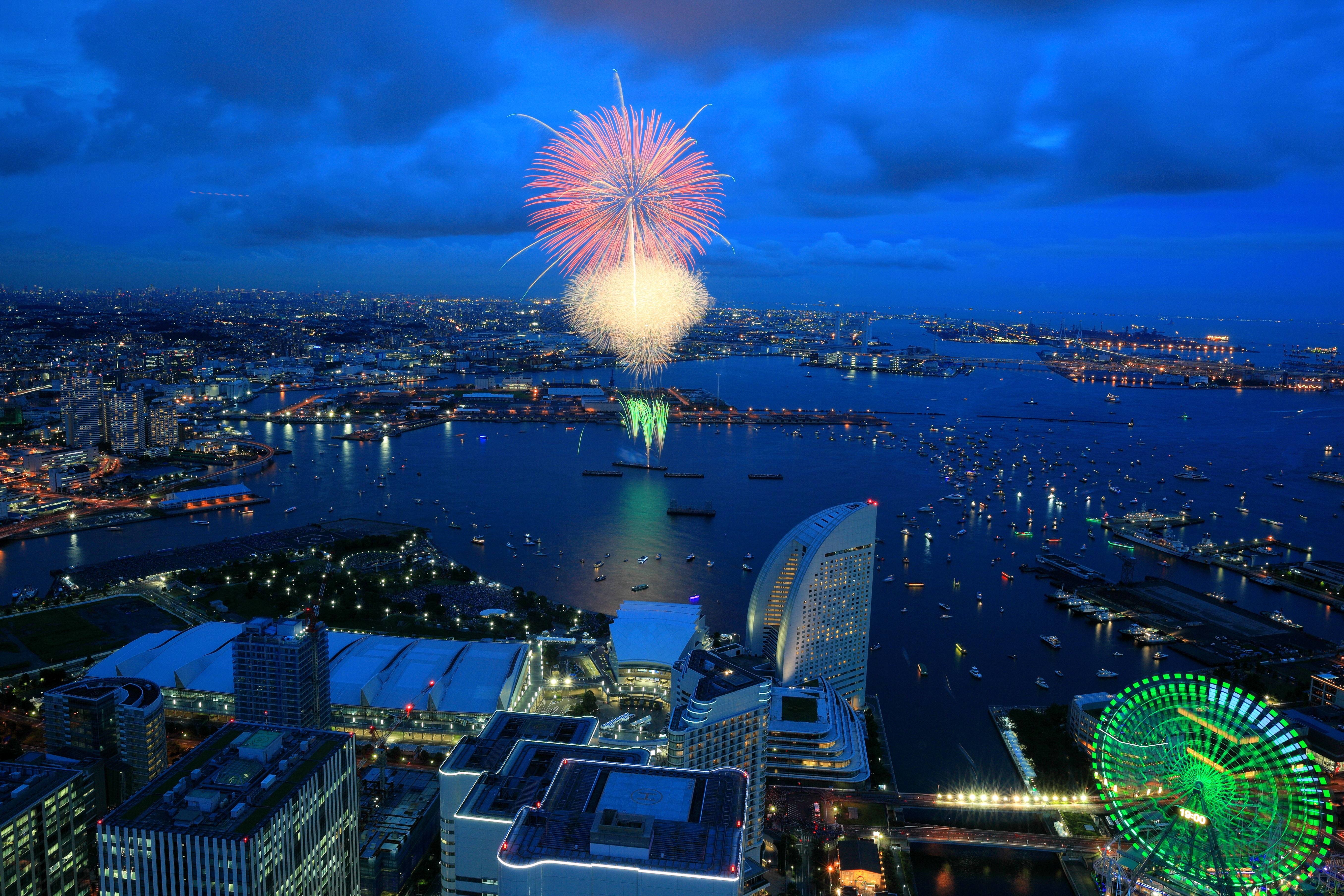 Free photo Holiday fireworks in Japan