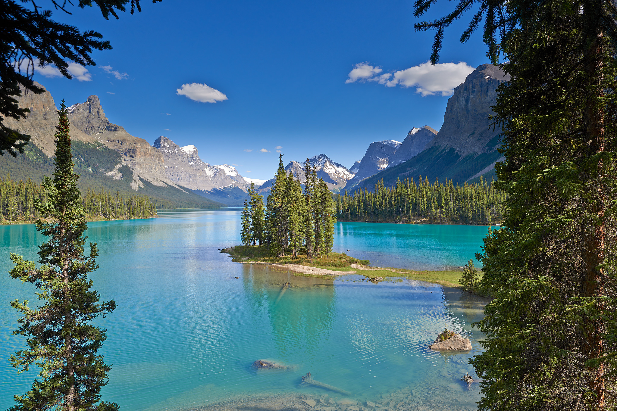 Обои Japser National Park Maligne Lake озеро на рабочий стол