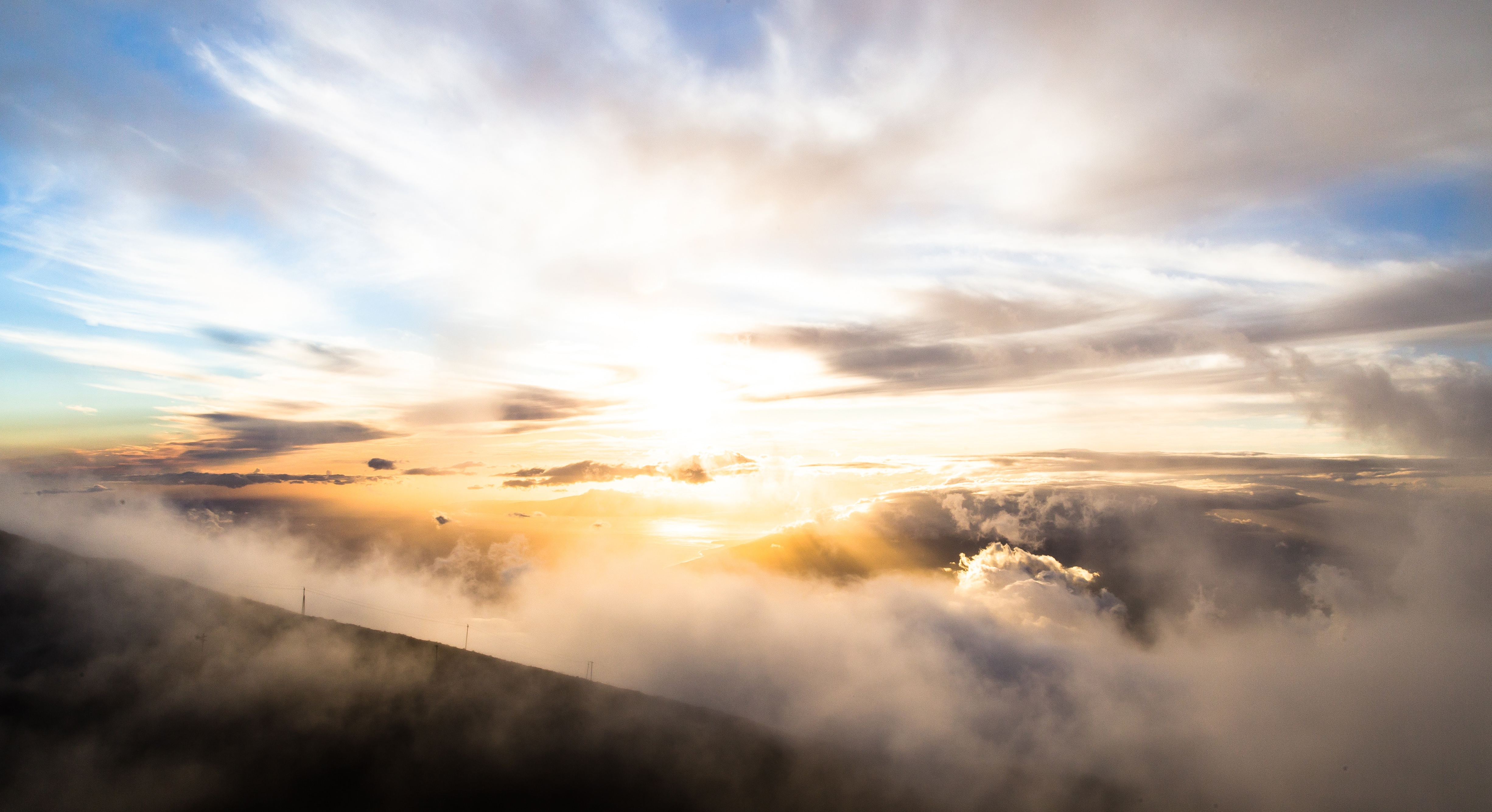 Free photo Beautiful sunrise in the mountains