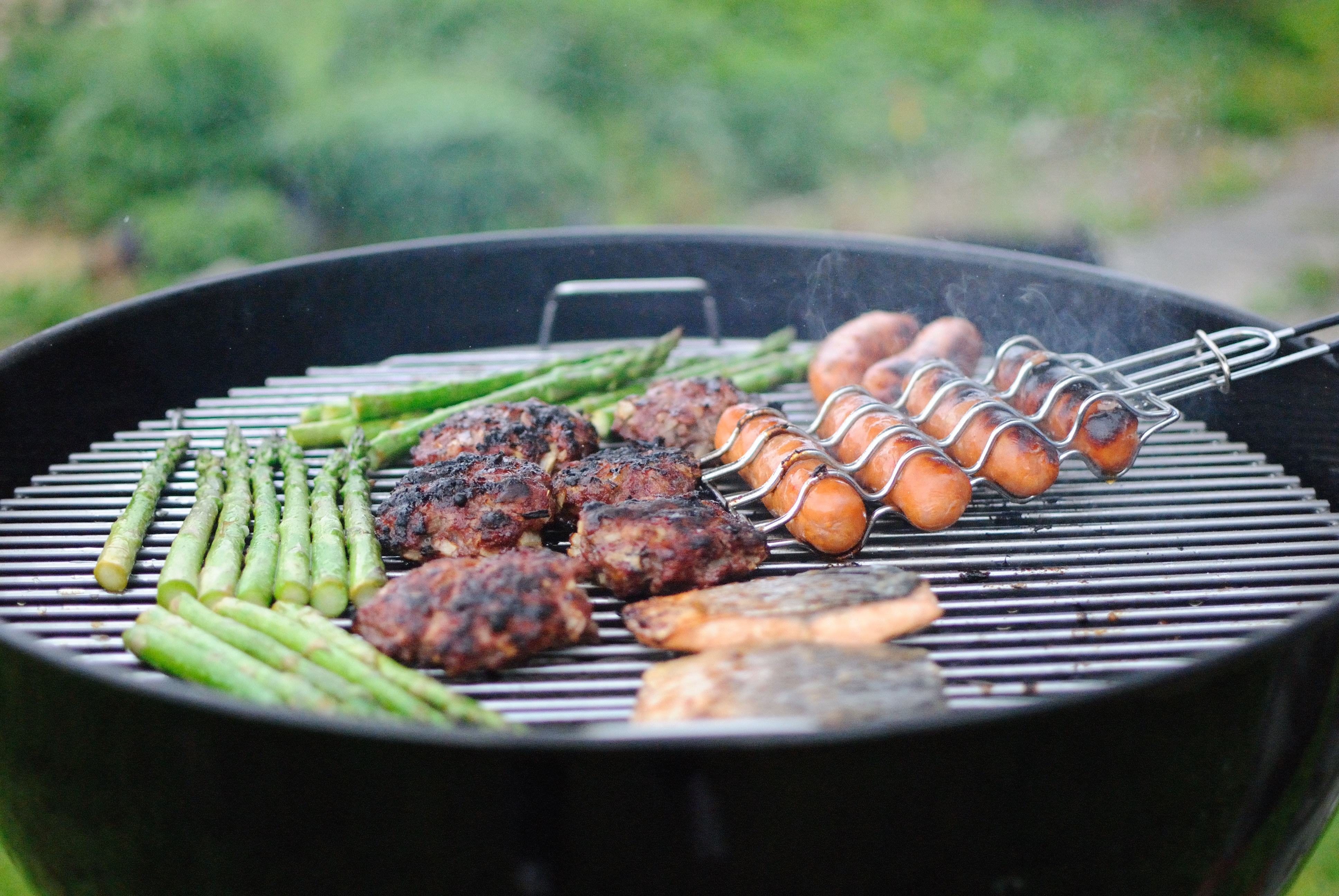 Free photo Cooking on the grill