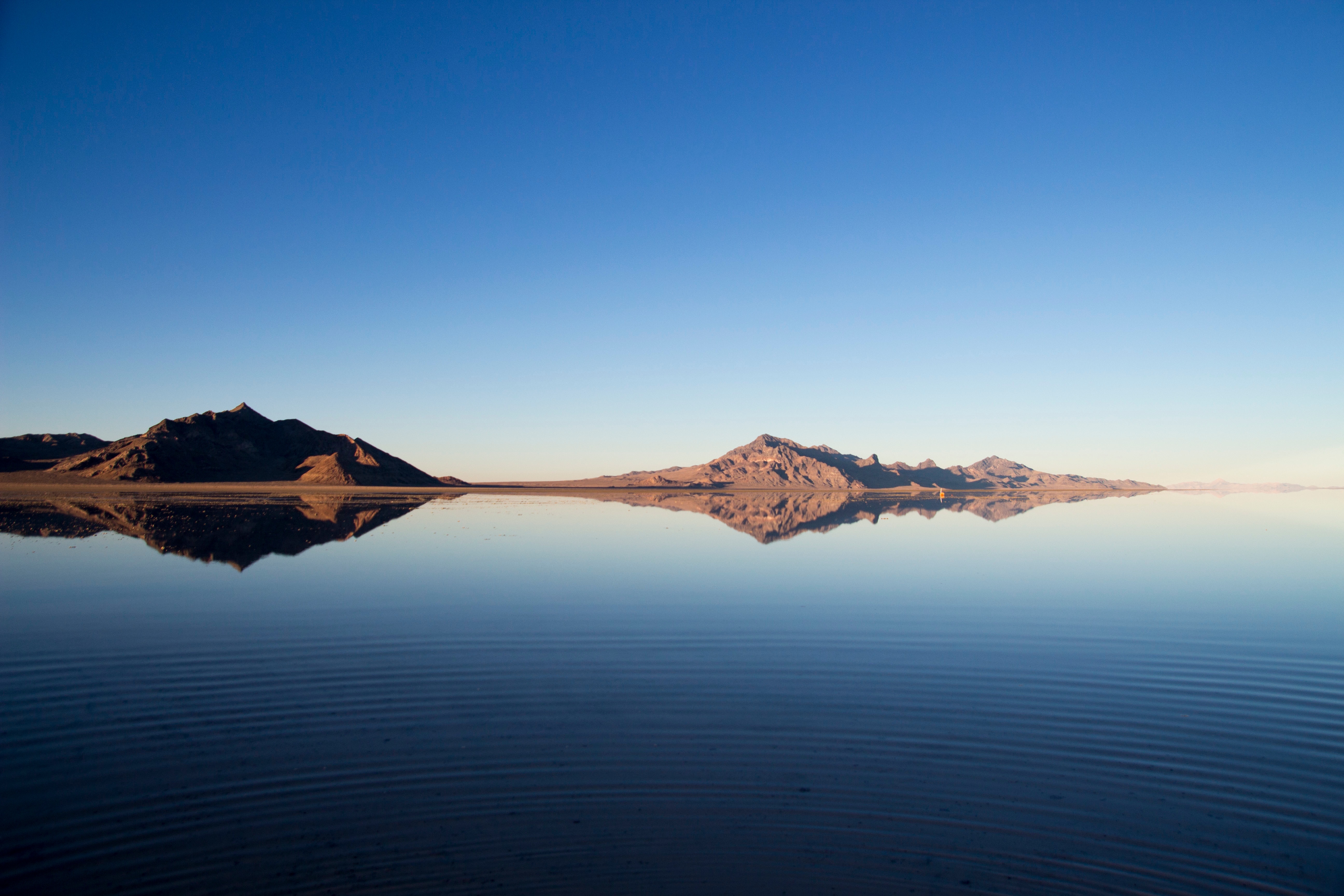 Free photo The calm surface of the lake