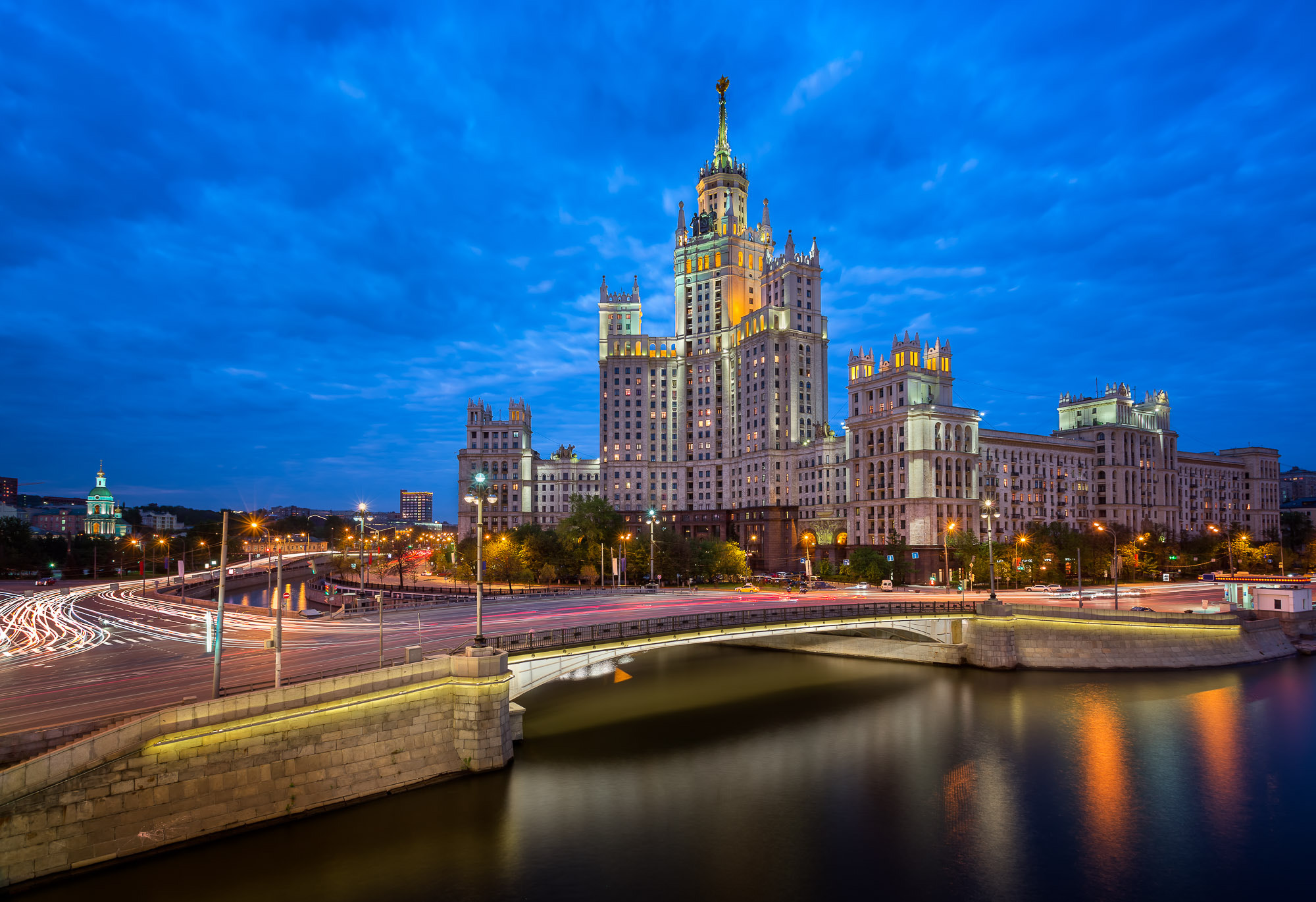 Free photo Kotelnicheskaya embankment building in Moscow