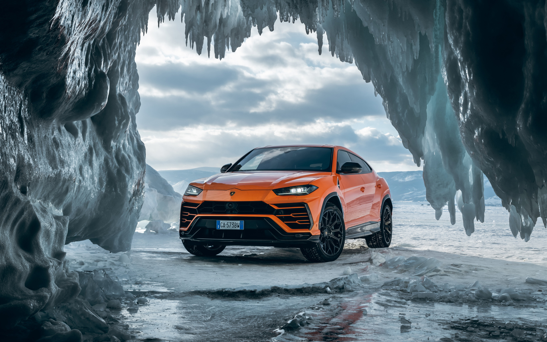 Lamborghini Urus at the ice cave.