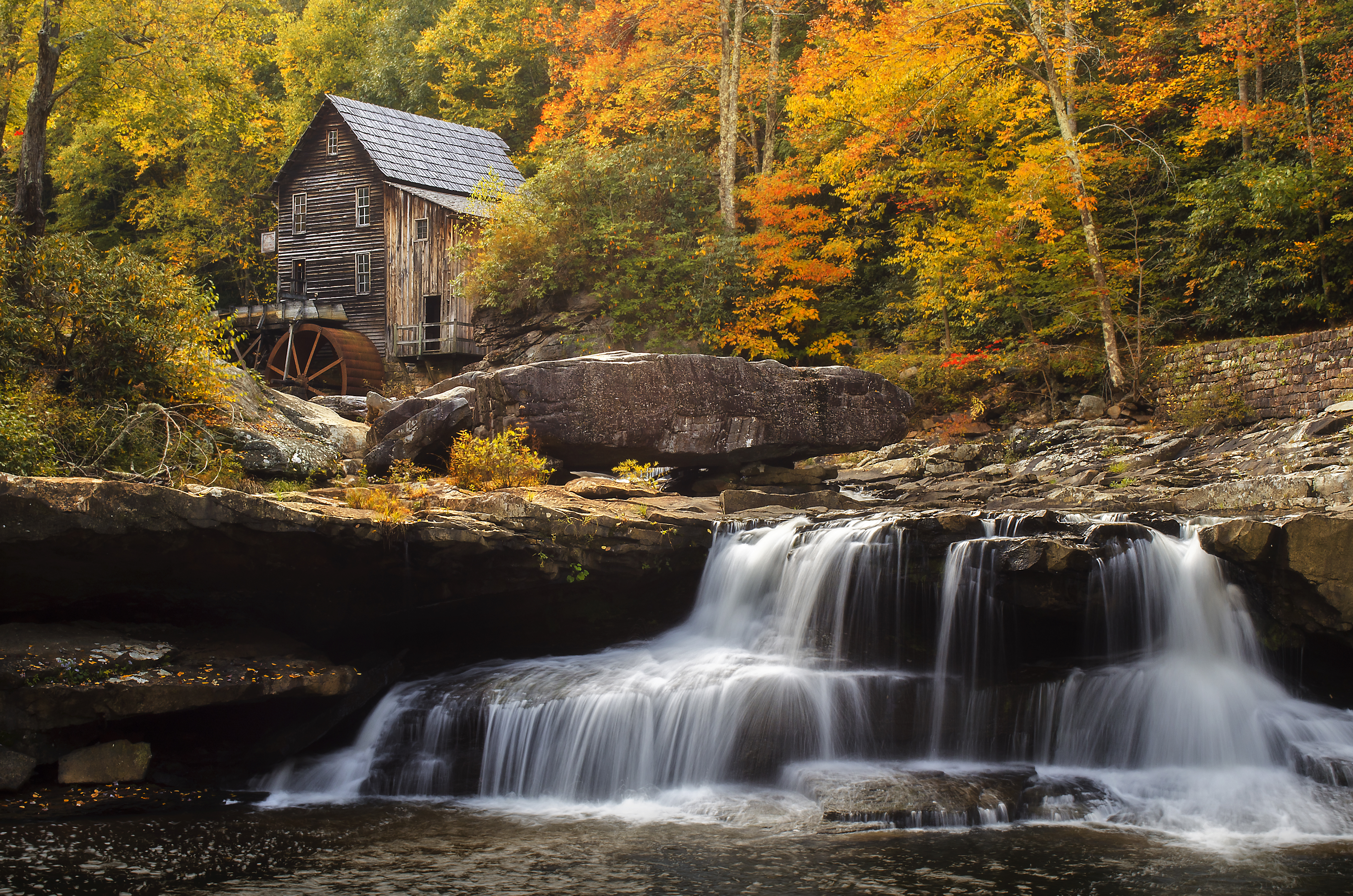 Обои Babcock State Park скалы Поляна Крик Барыш мельница на рабочий стол