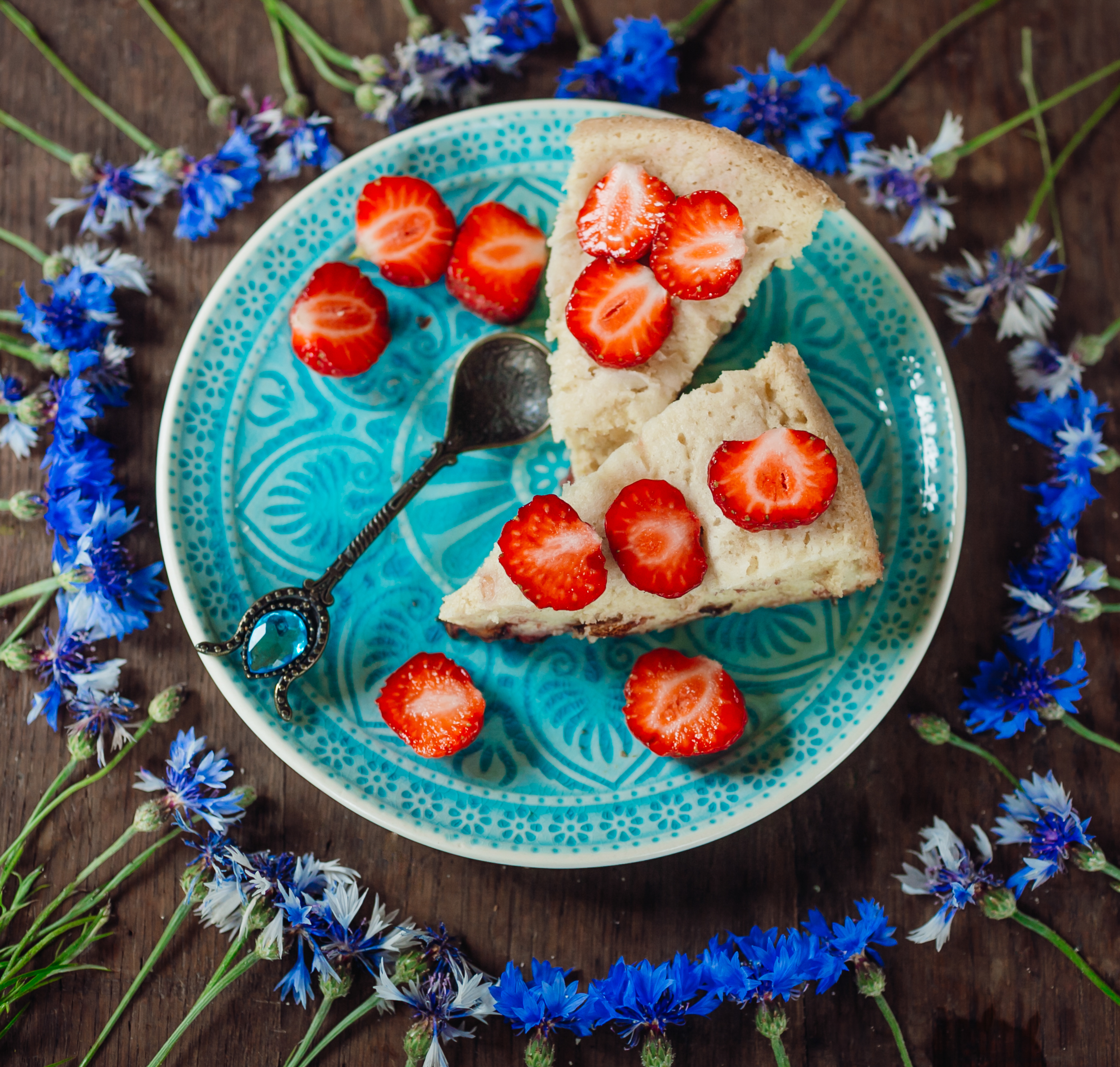 Wallpapers pie berries strawberry on the desktop