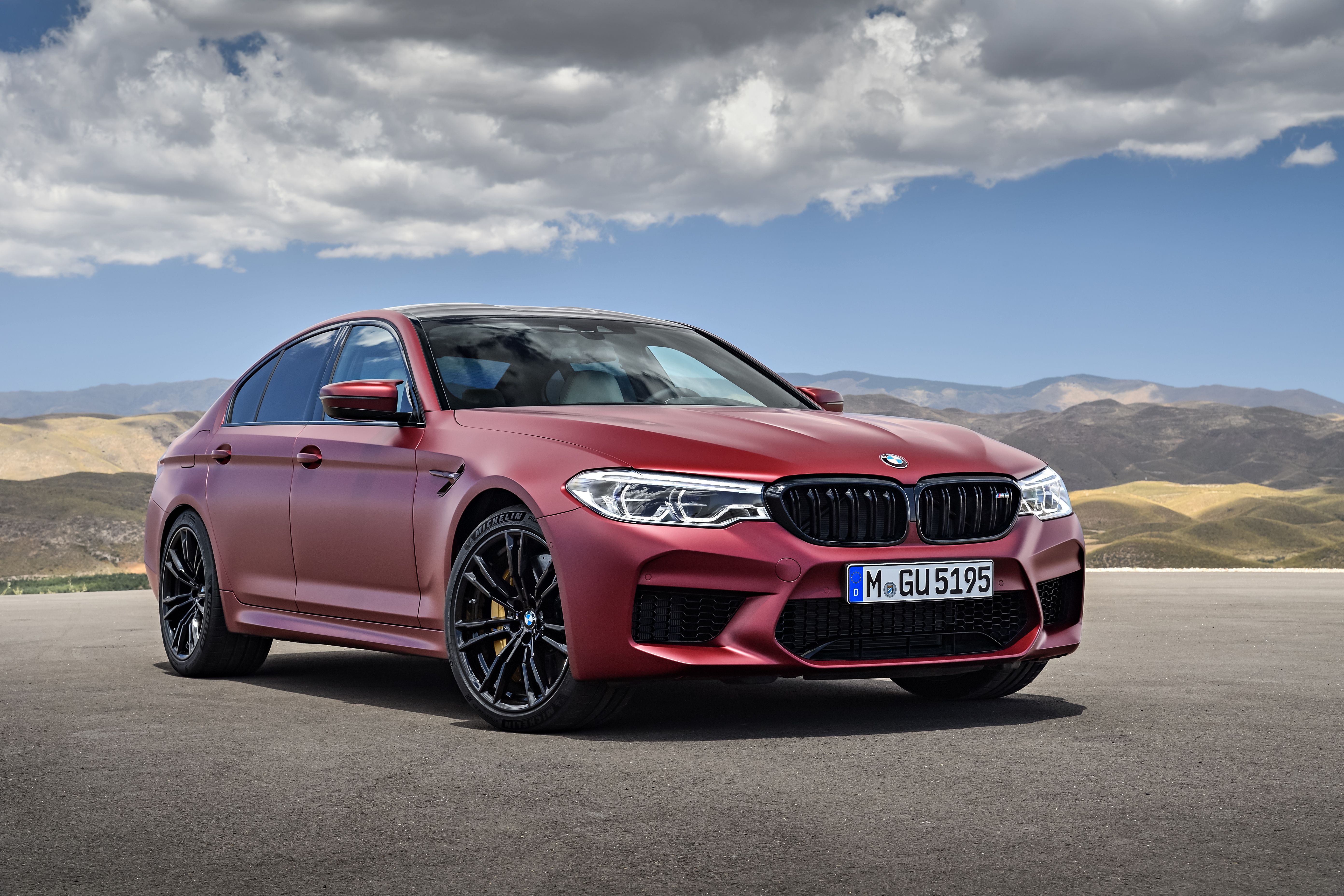 Обои BMW M5 машина автомобиль на рабочий стол