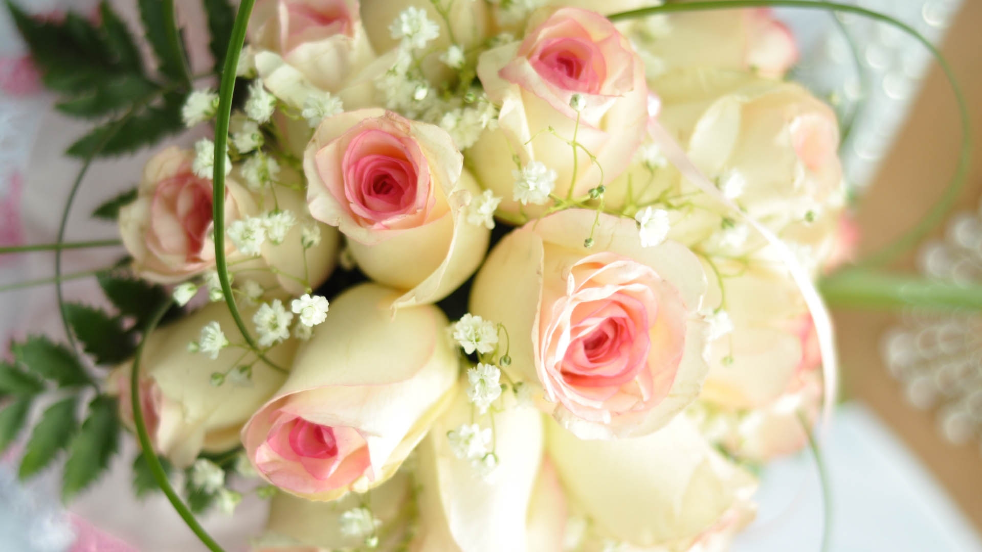 Bouquet of delicate roses