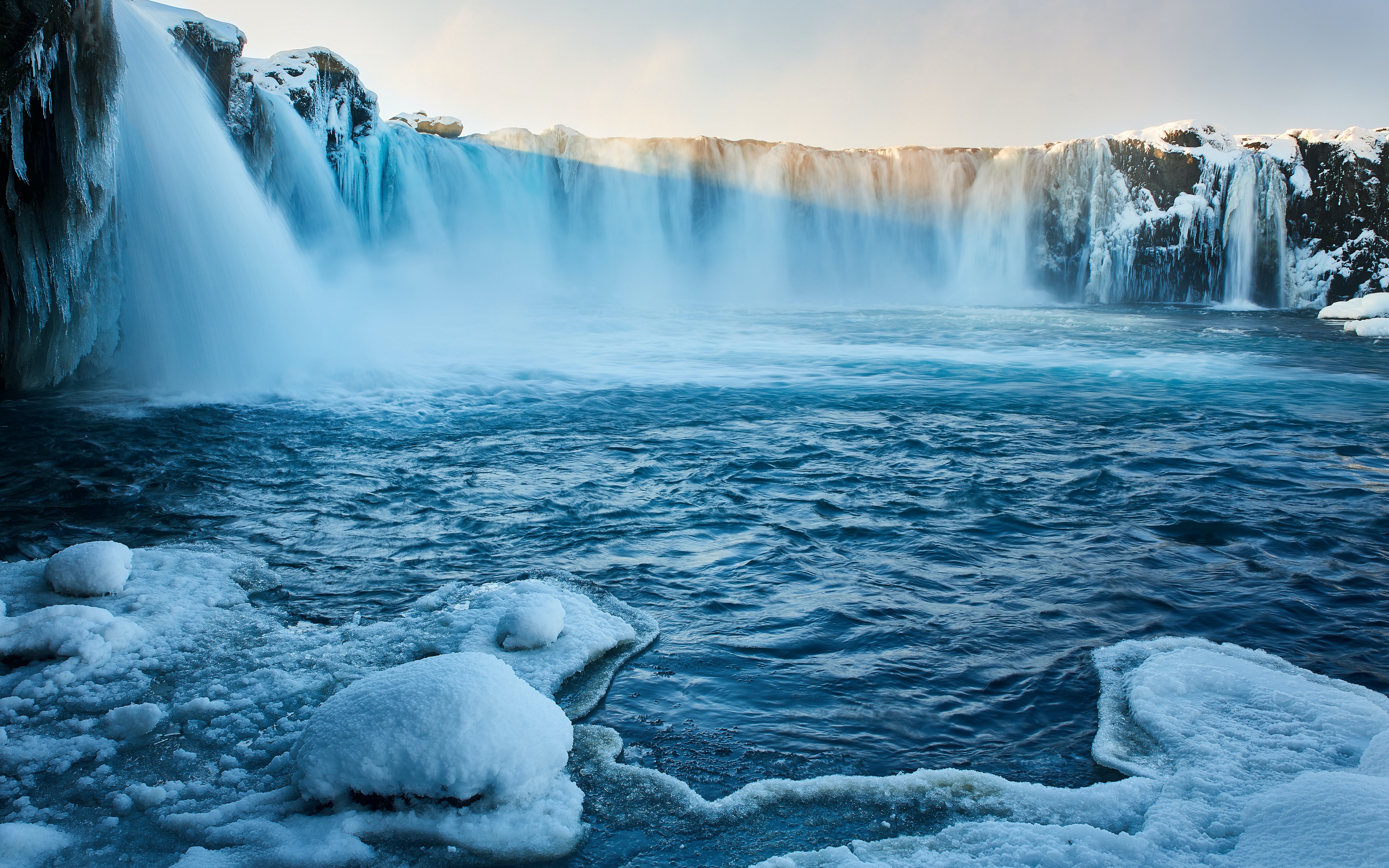 冰岛美丽的戈达弗斯瀑布